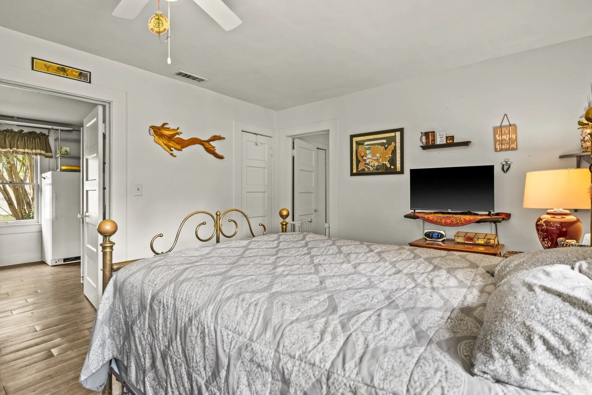 Single Family Residence For Sale in Gregg County , 103 S Sun Camp Road, White Oak, Texas 75693, 3 Bedrooms, 2 Bathrooms, Garage spaces, 1,496 Sqft, built in 1950, Price $175,000, mls#21277093, Real Estate Agent in White Oak, Homes For Sale in Gregg county, Homes For Sale in White Oak, Realtor in White Oak Texas, Real Estate Brokerage Independent Realty Texas, Luminita Cordes Realtor