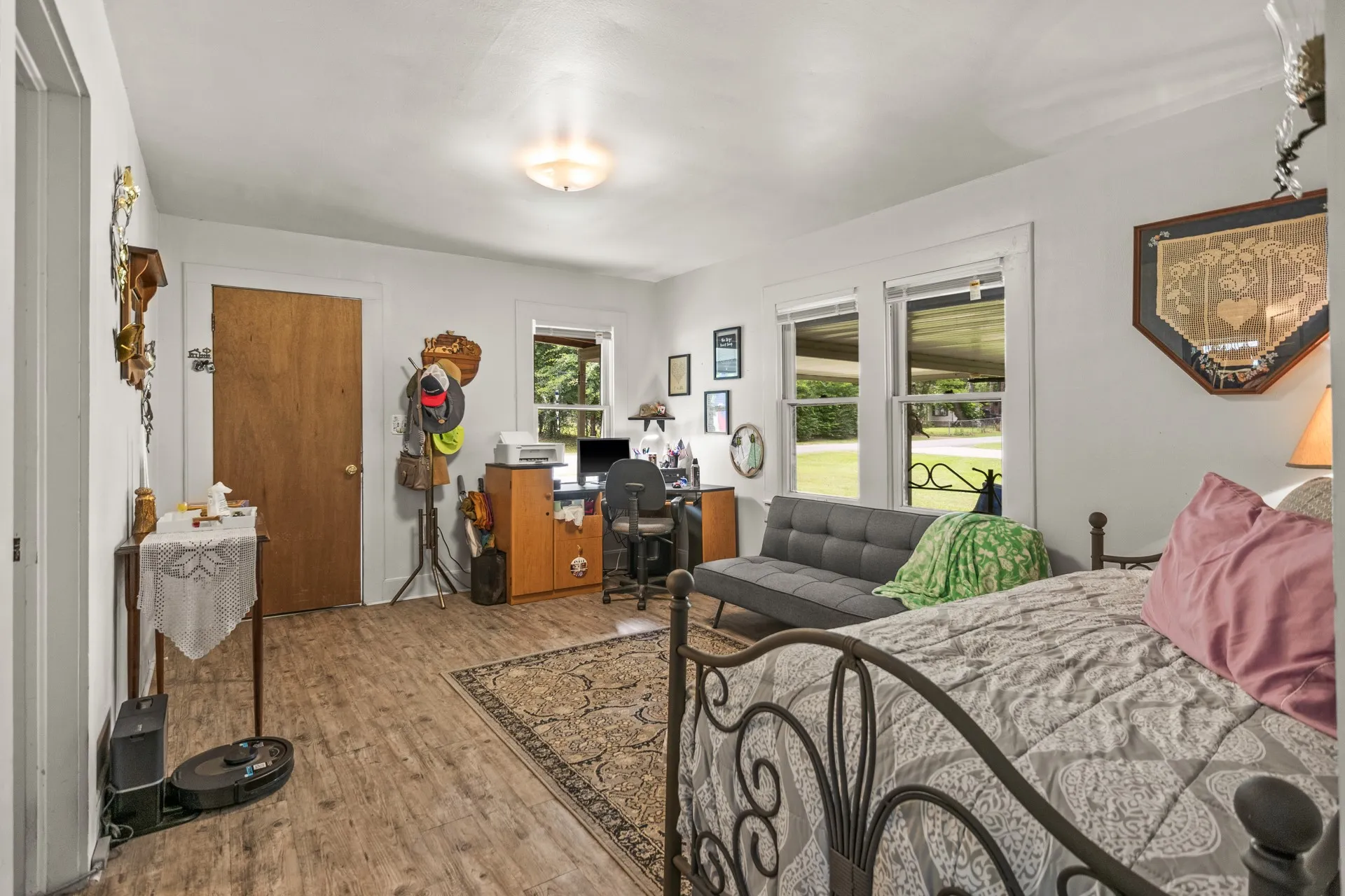 Single Family Residence For Sale in Gregg County , 103 S Sun Camp Road, White Oak, Texas 75693, 3 Bedrooms, 2 Bathrooms, Garage spaces, 1,496 Sqft, built in 1950, Price $175,000, mls#21277093, Real Estate Agent in White Oak, Homes For Sale in Gregg county, Homes For Sale in White Oak, Realtor in White Oak Texas, Real Estate Brokerage Independent Realty Texas, Luminita Cordes Realtor