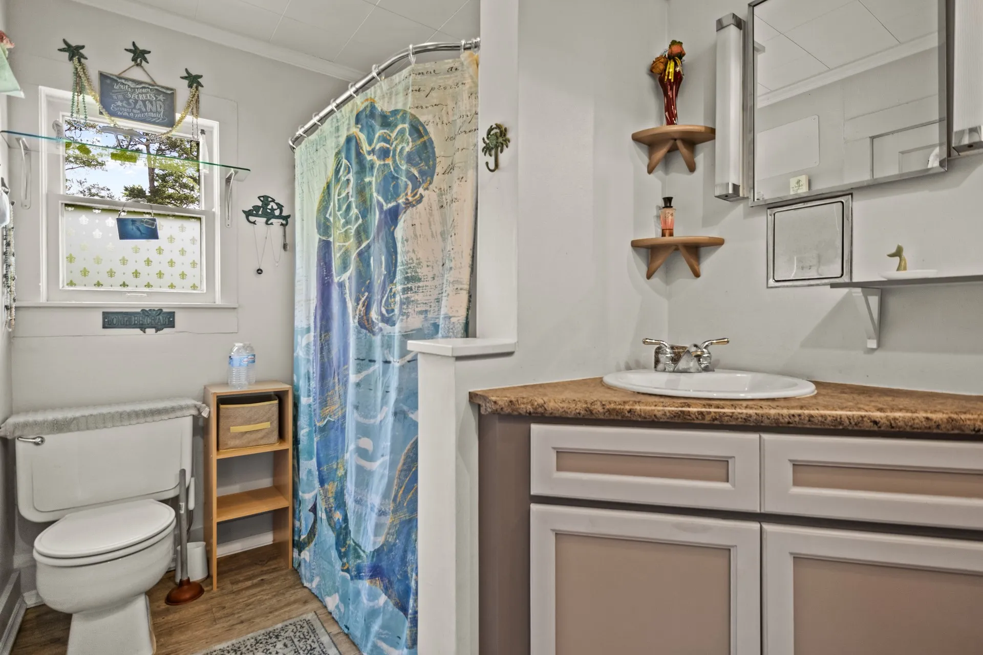 Single Family Residence For Sale in Gregg County , 103 S Sun Camp Road, White Oak, Texas 75693, 3 Bedrooms, 2 Bathrooms, Garage spaces, 1,496 Sqft, built in 1950, Price $175,000, mls#21277093, Real Estate Agent in White Oak, Homes For Sale in Gregg county, Homes For Sale in White Oak, Realtor in White Oak Texas, Real Estate Brokerage Independent Realty Texas, Luminita Cordes Realtor