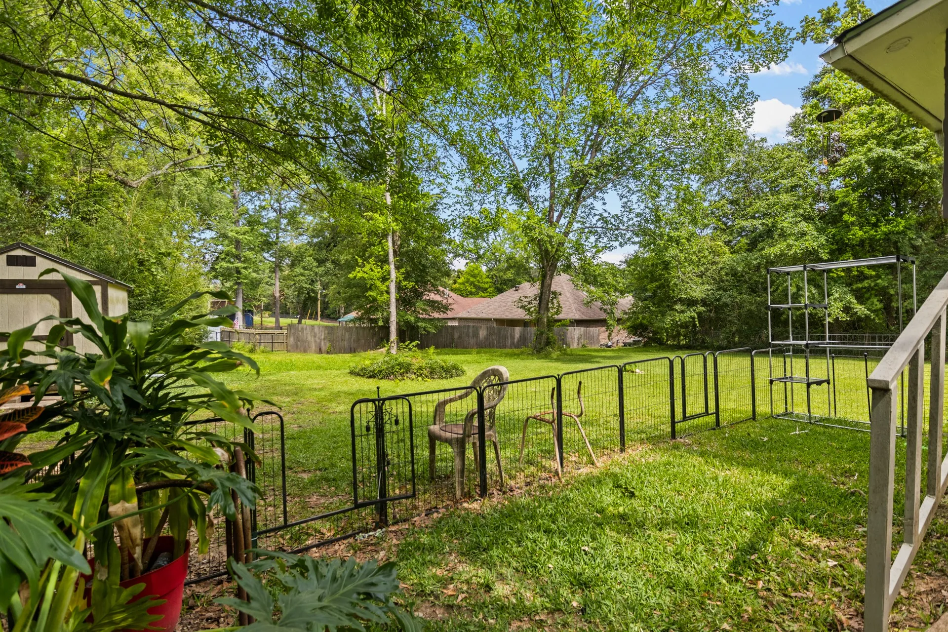 Single Family Residence For Sale in Gregg County , 103 S Sun Camp Road, White Oak, Texas 75693, 3 Bedrooms, 2 Bathrooms, Garage spaces, 1,496 Sqft, built in 1950, Price $175,000, mls#21277093, Real Estate Agent in White Oak, Homes For Sale in Gregg county, Homes For Sale in White Oak, Realtor in White Oak Texas, Real Estate Brokerage Independent Realty Texas, Luminita Cordes Realtor