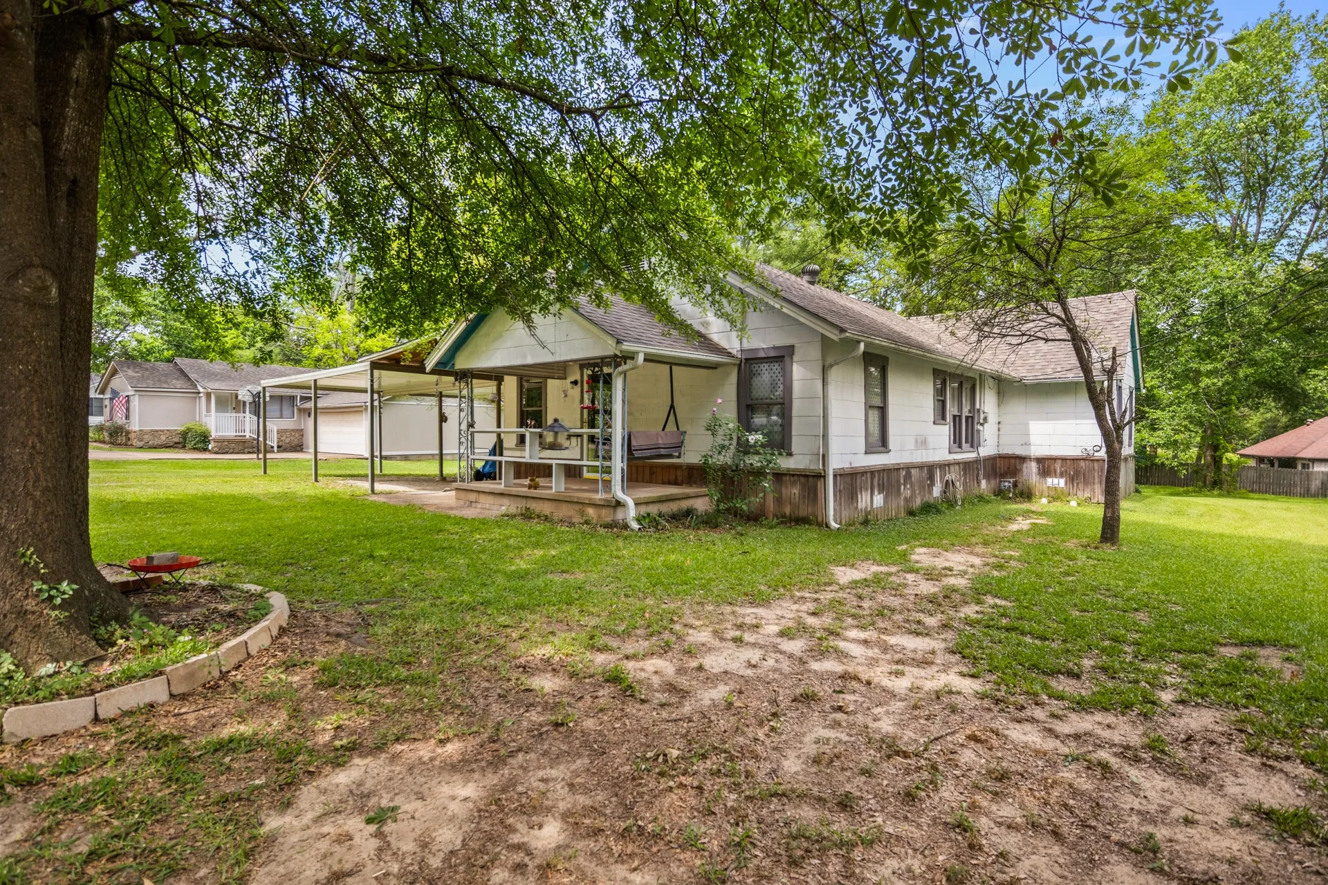 Single Family Residence For Sale in Gregg County , 103 S Sun Camp Road, White Oak, Texas 75693, 3 Bedrooms, 2 Bathrooms, Garage spaces, 1,496 Sqft, built in 1950, Price $175,000, mls#21277093, Real Estate Agent in White Oak, Homes For Sale in Gregg county, Homes For Sale in White Oak, Realtor in White Oak Texas, Real Estate Brokerage Independent Realty Texas, Luminita Cordes Realtor
