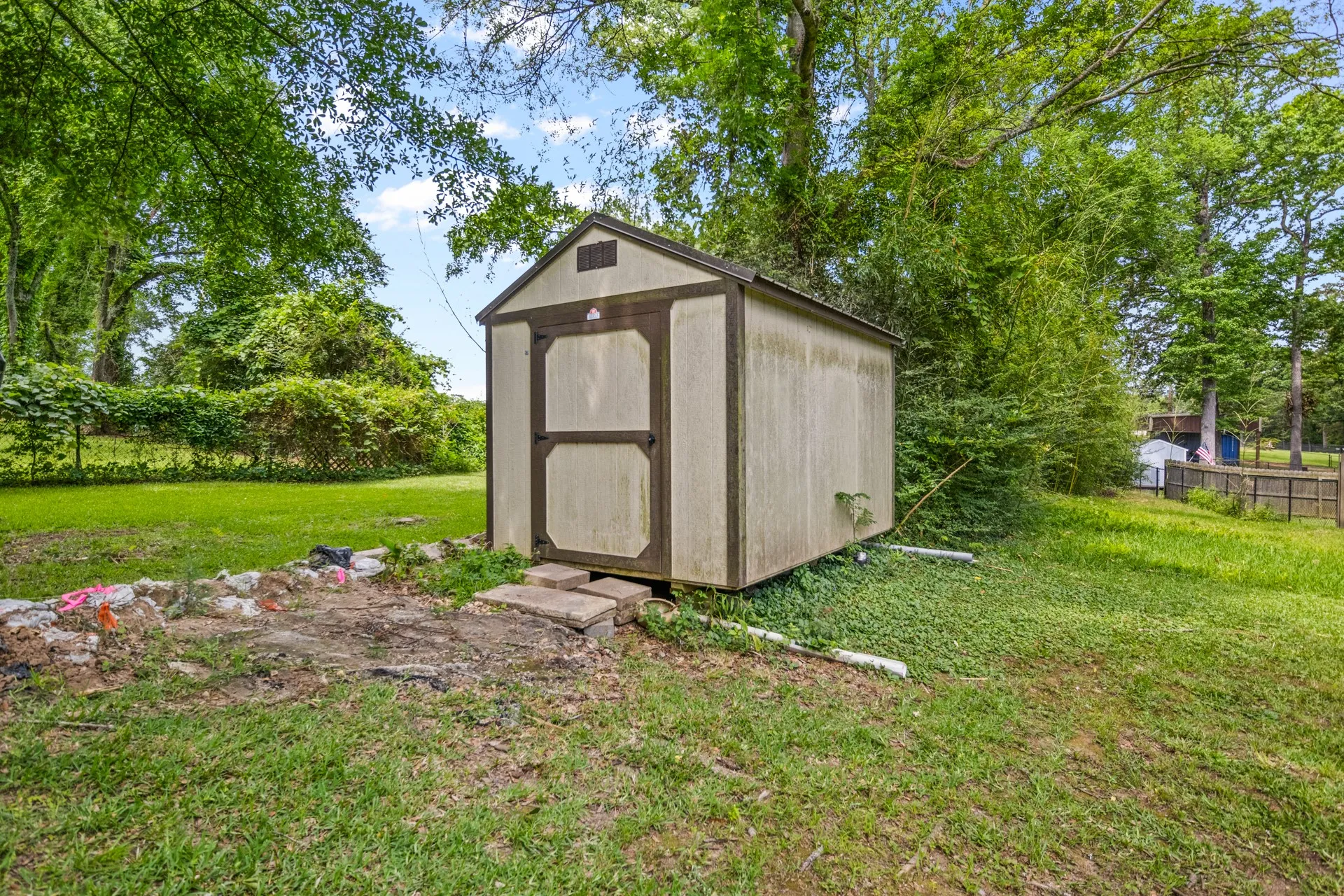 Single Family Residence For Sale in Gregg County , 103 S Sun Camp Road, White Oak, Texas 75693, 3 Bedrooms, 2 Bathrooms, Garage spaces, 1,496 Sqft, built in 1950, Price $175,000, mls#21277093, Real Estate Agent in White Oak, Homes For Sale in Gregg county, Homes For Sale in White Oak, Realtor in White Oak Texas, Real Estate Brokerage Independent Realty Texas, Luminita Cordes Realtor