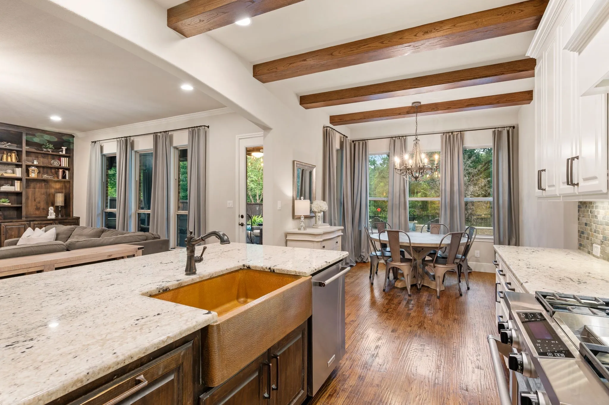 Single Family Residence For Sale in Denton County , 308 Boonesville Bend, Argyle, Texas 76226, 4 Bedroom, 3 Bathroom, 3 Garage spaces, 3,306 Sqft, built in 2014, mls#21260815, Real Estate Agent in Argyle, Homes For Sale in Denton county, Homes For Sale in Argyle, Realtor in Argyle Texas, Real Estate Brokerage Independent Realty Texas, Luminita Cordes Realtor