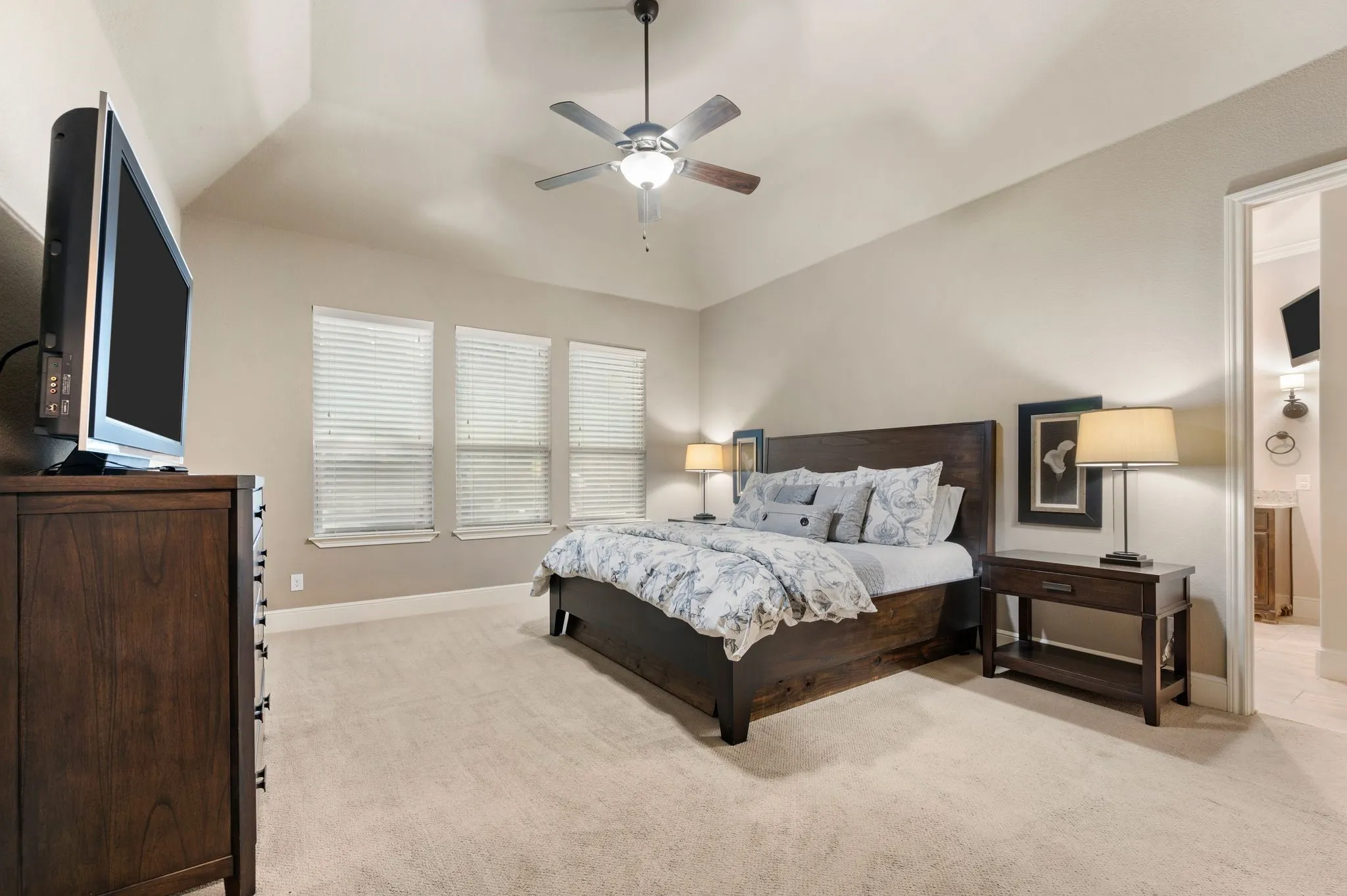 Single Family Residence For Sale in Denton County , 308 Boonesville Bend, Argyle, Texas 76226, 4 Bedroom, 3 Bathroom, 3 Garage spaces, 3,306 Sqft, built in 2014, mls#21260815, Real Estate Agent in Argyle, Homes For Sale in Denton county, Homes For Sale in Argyle, Realtor in Argyle Texas, Real Estate Brokerage Independent Realty Texas, Luminita Cordes Realtor
