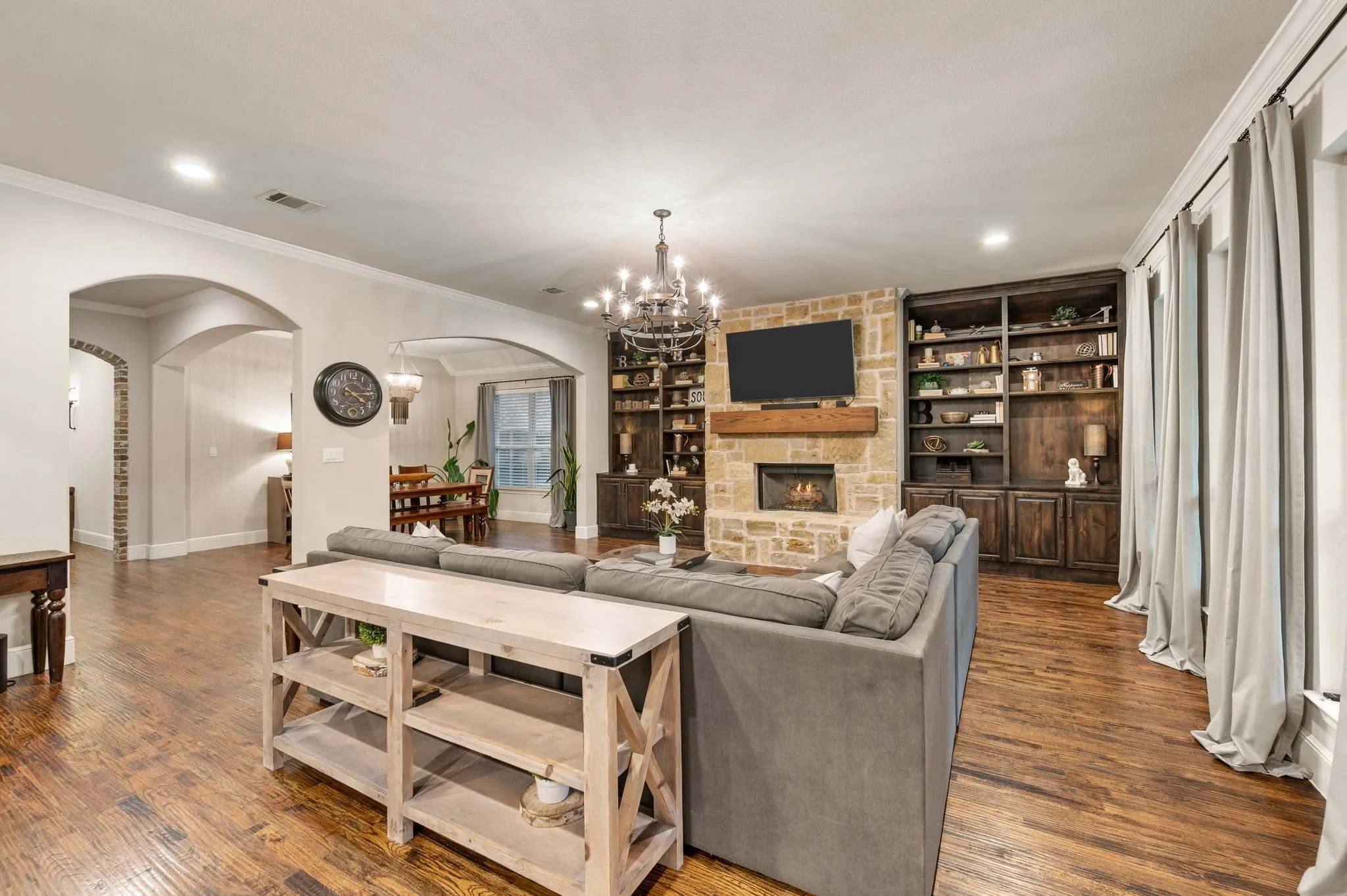 Single Family Residence For Sale in Denton County , 308 Boonesville Bend, Argyle, Texas 76226, 4 Bedroom, 3 Bathroom, 3 Garage spaces, 3,306 Sqft, built in 2014, mls#21260815, Real Estate Agent in Argyle, Homes For Sale in Denton county, Homes For Sale in Argyle, Realtor in Argyle Texas, Real Estate Brokerage Independent Realty Texas, Luminita Cordes Realtor