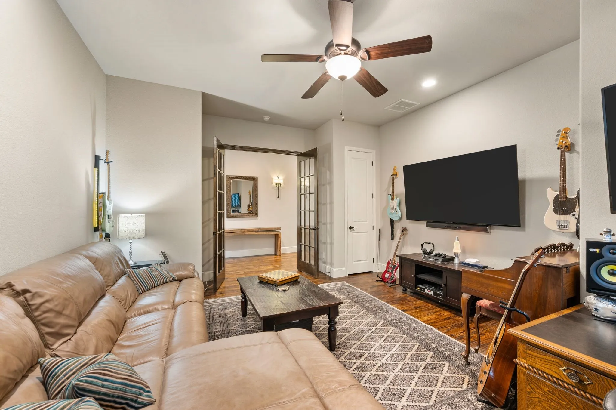 Single Family Residence For Sale in Denton County , 308 Boonesville Bend, Argyle, Texas 76226, 4 Bedroom, 3 Bathroom, 3 Garage spaces, 3,306 Sqft, built in 2014, mls#21260815, Real Estate Agent in Argyle, Homes For Sale in Denton county, Homes For Sale in Argyle, Realtor in Argyle Texas, Real Estate Brokerage Independent Realty Texas, Luminita Cordes Realtor