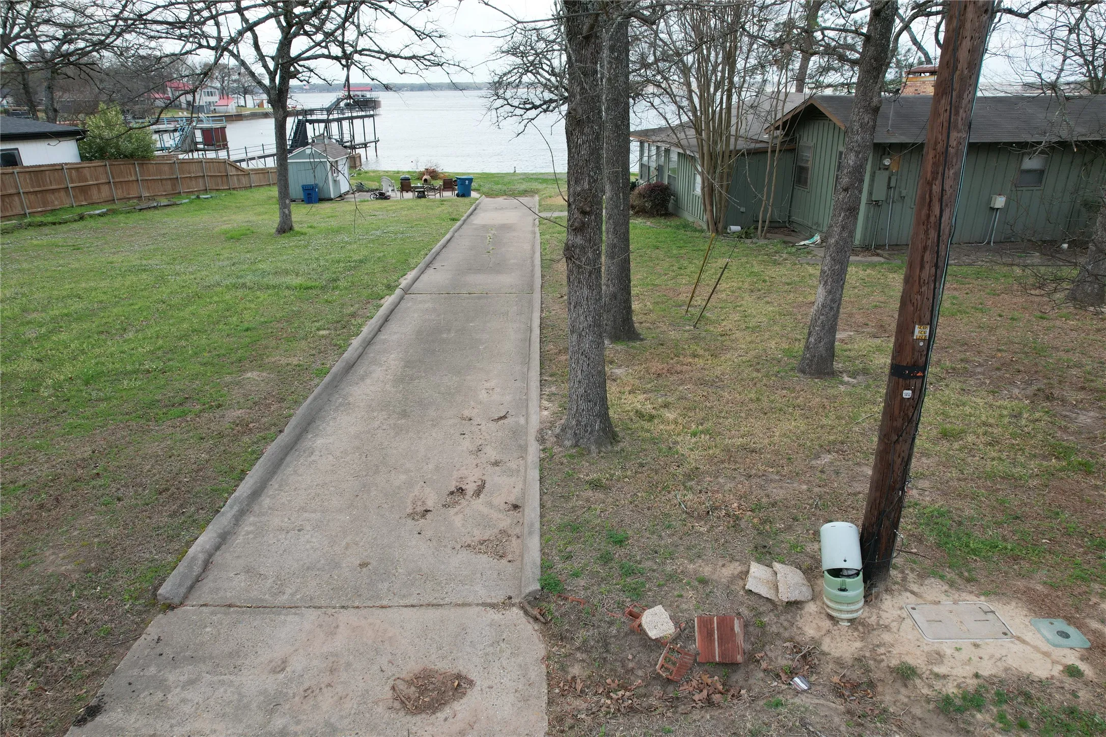 Drive way to house and water front yard