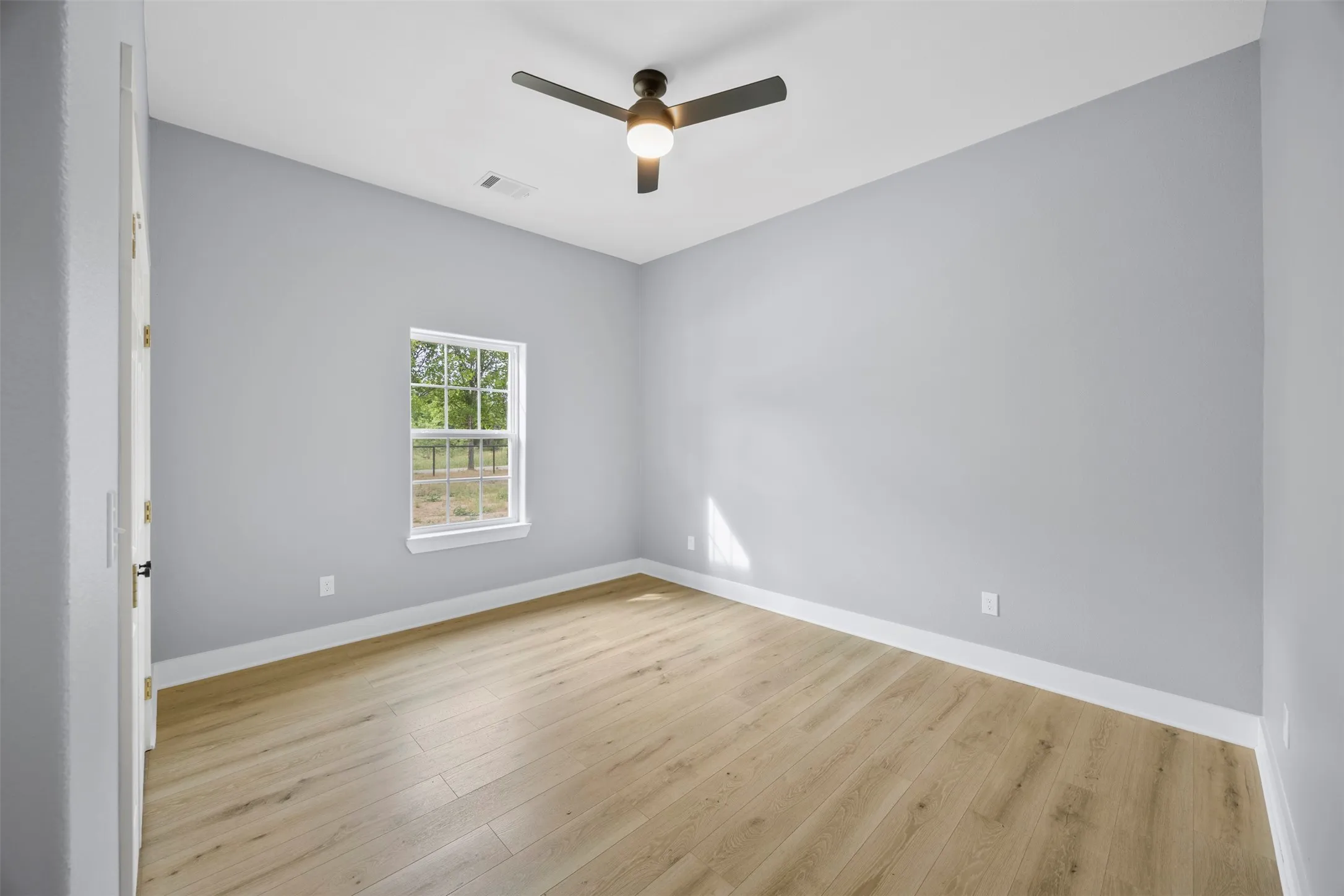 Single Family Residence For Sale in Ellis County , 141 Brazier Road, Ennis, Texas 75119, 3 Bedroom, 2 Bathroom, 2 Garage spaces, 1,543 Sqft, built in 2026, mls#21279145, Real Estate Agent in Ennis, Homes For Sale in Ellis county, Homes For Sale in Ennis, Realtor in Ennis Texas, Real Estate Brokerage Independent Realty Texas, Luminita Cordes Realtor