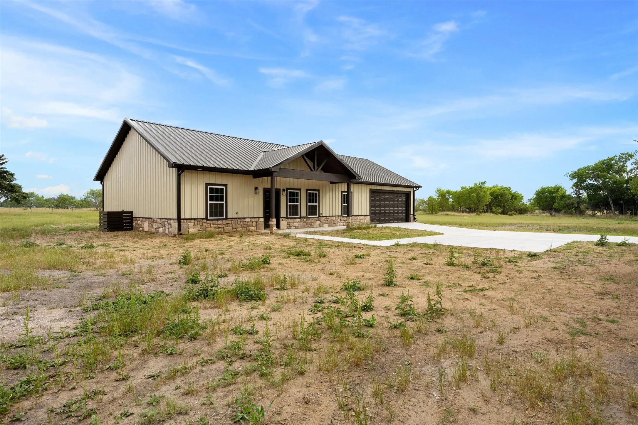 Single Family Residence For Sale in Ellis County , 141 Brazier Road, Ennis, Texas 75119, 3 Bedroom, 2 Bathroom, 2 Garage spaces, 1,543 Sqft, built in 2026, mls#21279145, Real Estate Agent in Ennis, Homes For Sale in Ellis county, Homes For Sale in Ennis, Realtor in Ennis Texas, Real Estate Brokerage Independent Realty Texas, Luminita Cordes Realtor