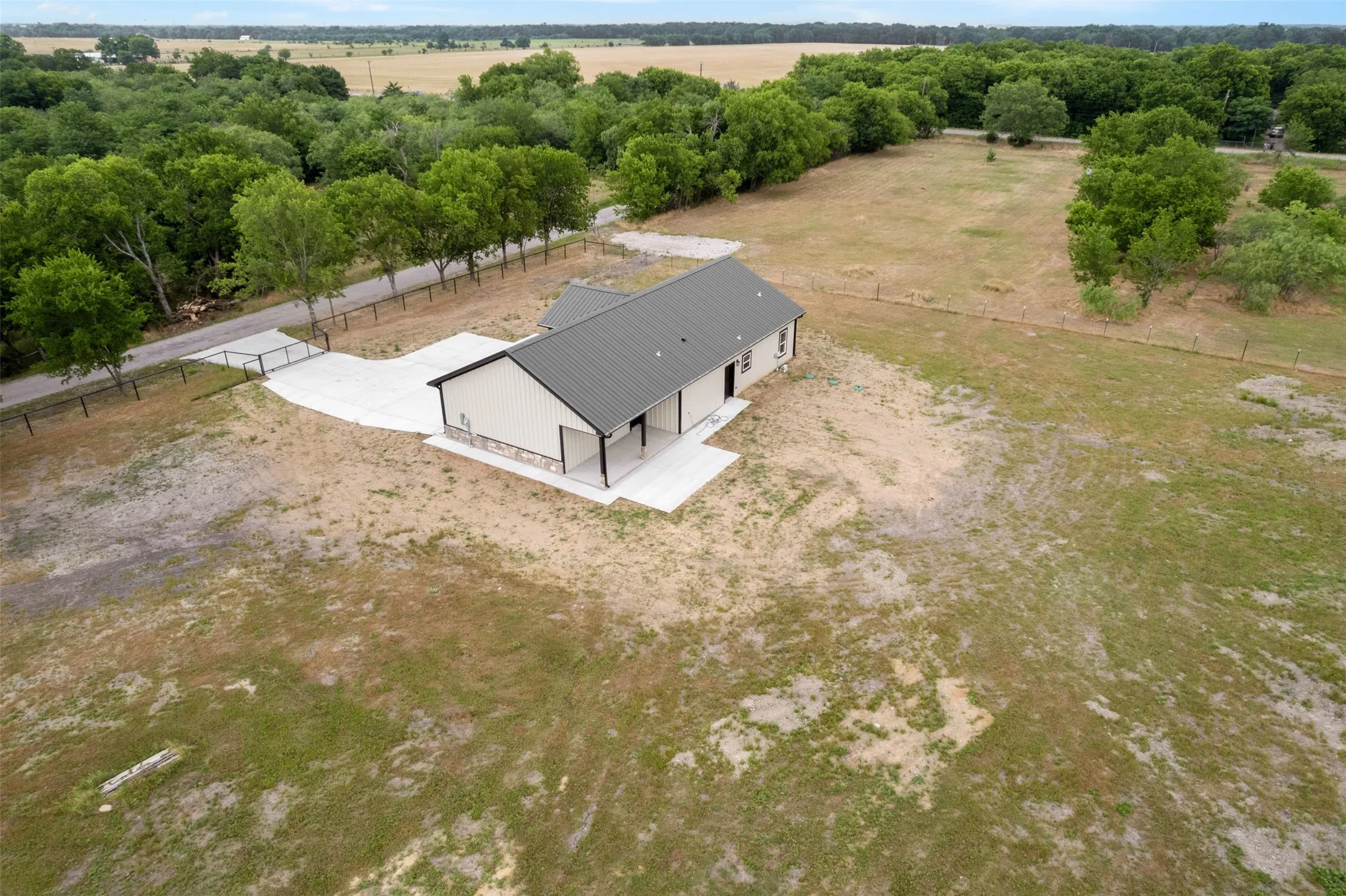 Single Family Residence For Sale in Ellis County , 141 Brazier Road, Ennis, Texas 75119, 3 Bedroom, 2 Bathroom, 2 Garage spaces, 1,543 Sqft, built in 2026, mls#21279145, Real Estate Agent in Ennis, Homes For Sale in Ellis county, Homes For Sale in Ennis, Realtor in Ennis Texas, Real Estate Brokerage Independent Realty Texas, Luminita Cordes Realtor