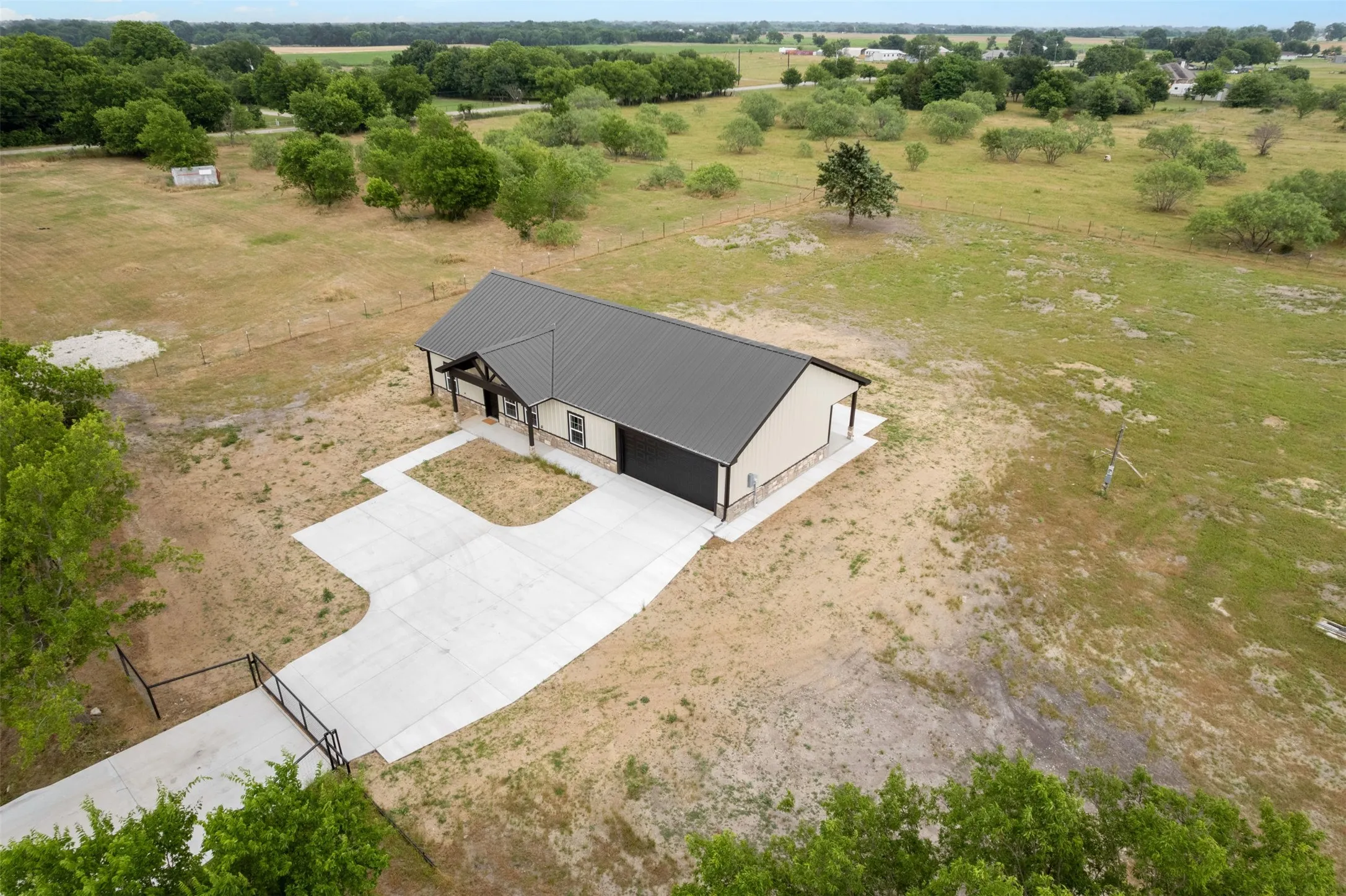 Single Family Residence For Sale in Ellis County , 141 Brazier Road, Ennis, Texas 75119, 3 Bedroom, 2 Bathroom, 2 Garage spaces, 1,543 Sqft, built in 2026, mls#21279145, Real Estate Agent in Ennis, Homes For Sale in Ellis county, Homes For Sale in Ennis, Realtor in Ennis Texas, Real Estate Brokerage Independent Realty Texas, Luminita Cordes Realtor