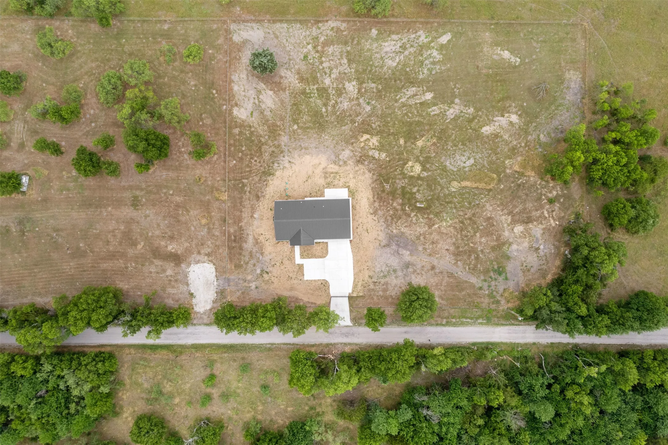 Single Family Residence For Sale in Ellis County , 141 Brazier Road, Ennis, Texas 75119, 3 Bedroom, 2 Bathroom, 2 Garage spaces, 1,543 Sqft, built in 2026, mls#21279145, Real Estate Agent in Ennis, Homes For Sale in Ellis county, Homes For Sale in Ennis, Realtor in Ennis Texas, Real Estate Brokerage Independent Realty Texas, Luminita Cordes Realtor