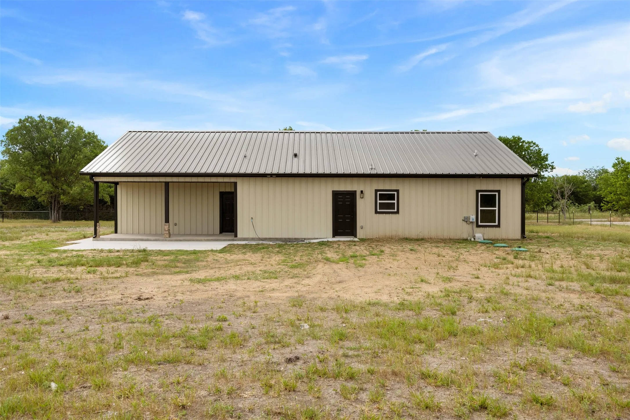 Single Family Residence For Sale in Ellis County , 141 Brazier Road, Ennis, Texas 75119, 3 Bedroom, 2 Bathroom, 2 Garage spaces, 1,543 Sqft, built in 2026, mls#21279145, Real Estate Agent in Ennis, Homes For Sale in Ellis county, Homes For Sale in Ennis, Realtor in Ennis Texas, Real Estate Brokerage Independent Realty Texas, Luminita Cordes Realtor