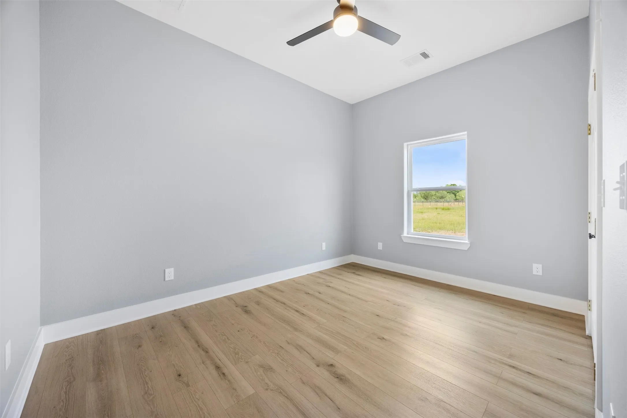 Single Family Residence For Sale in Ellis County , 141 Brazier Road, Ennis, Texas 75119, 3 Bedroom, 2 Bathroom, 2 Garage spaces, 1,543 Sqft, built in 2026, mls#21279145, Real Estate Agent in Ennis, Homes For Sale in Ellis county, Homes For Sale in Ennis, Realtor in Ennis Texas, Real Estate Brokerage Independent Realty Texas, Luminita Cordes Realtor