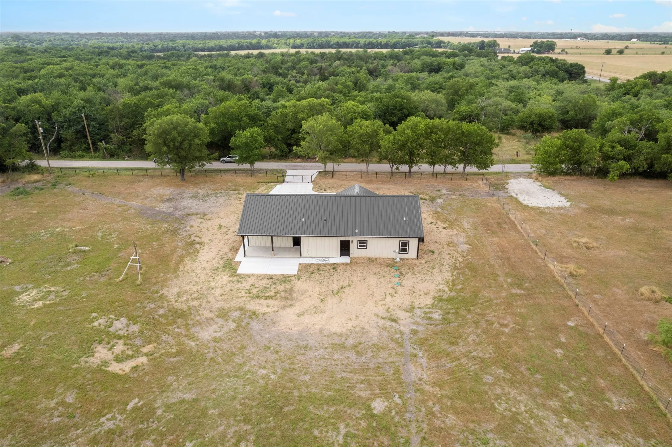 Single Family Residence For Sale in Ellis County , 141 Brazier Road, Ennis, Texas 75119, 3 Bedroom, 2 Bathroom, 2 Garage spaces, 1,543 Sqft, built in 2026, mls#21279145, Real Estate Agent in Ennis, Homes For Sale in Ellis county, Homes For Sale in Ennis, Realtor in Ennis Texas, Real Estate Brokerage Independent Realty Texas, Luminita Cordes Realtor