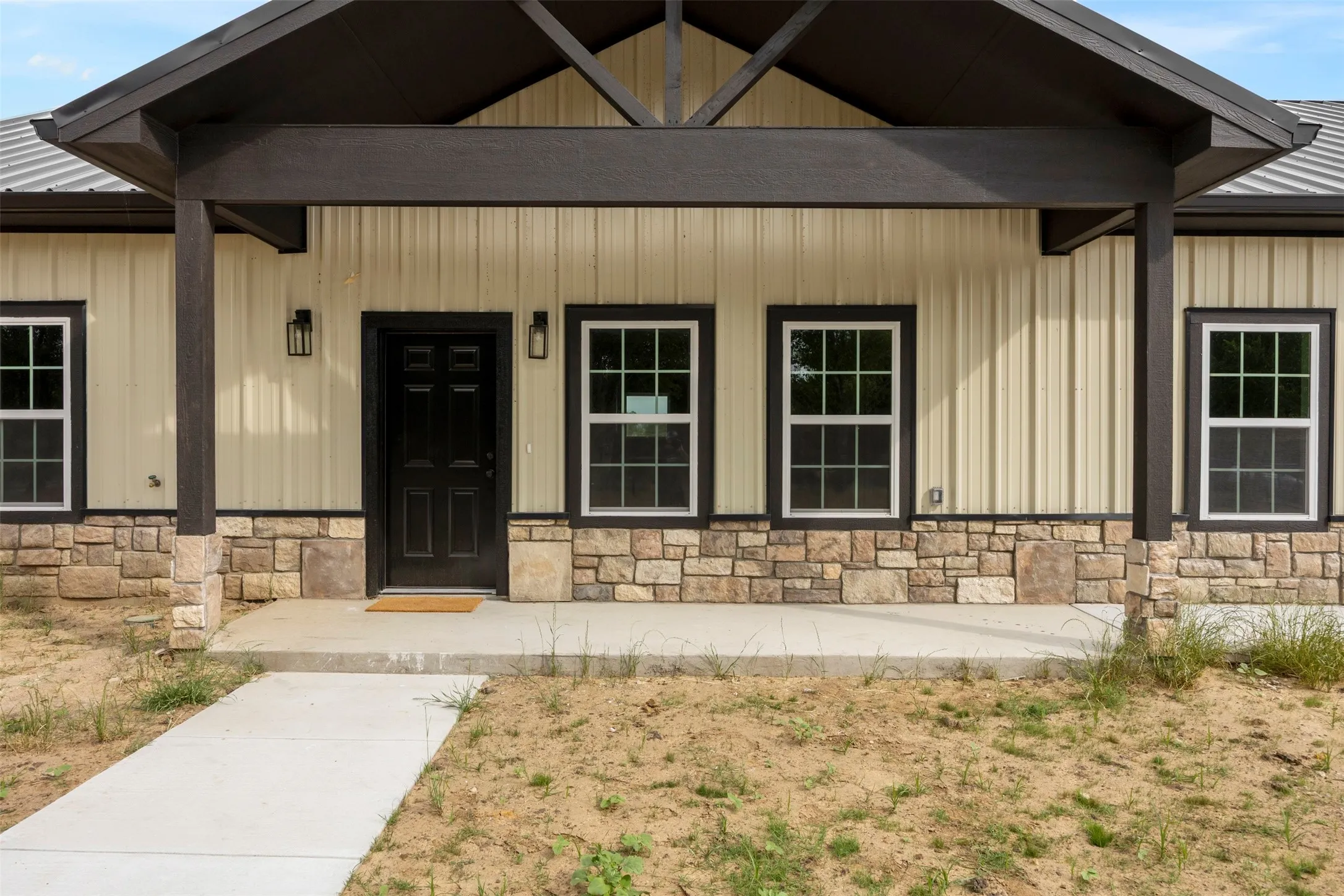 Single Family Residence For Sale in Ellis County , 141 Brazier Road, Ennis, Texas 75119, 3 Bedroom, 2 Bathroom, 2 Garage spaces, 1,543 Sqft, built in 2026, mls#21279145, Real Estate Agent in Ennis, Homes For Sale in Ellis county, Homes For Sale in Ennis, Realtor in Ennis Texas, Real Estate Brokerage Independent Realty Texas, Luminita Cordes Realtor