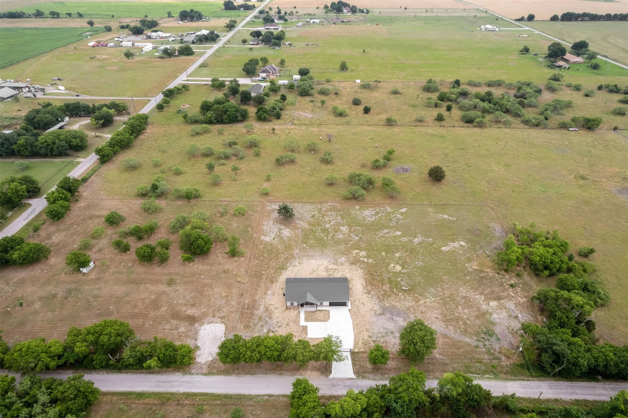 Single Family Residence For Sale in Ellis County , 141 Brazier Road, Ennis, Texas 75119, 3 Bedroom, 2 Bathroom, 2 Garage spaces, 1,543 Sqft, built in 2026, mls#21279145, Real Estate Agent in Ennis, Homes For Sale in Ellis county, Homes For Sale in Ennis, Realtor in Ennis Texas, Real Estate Brokerage Independent Realty Texas, Luminita Cordes Realtor