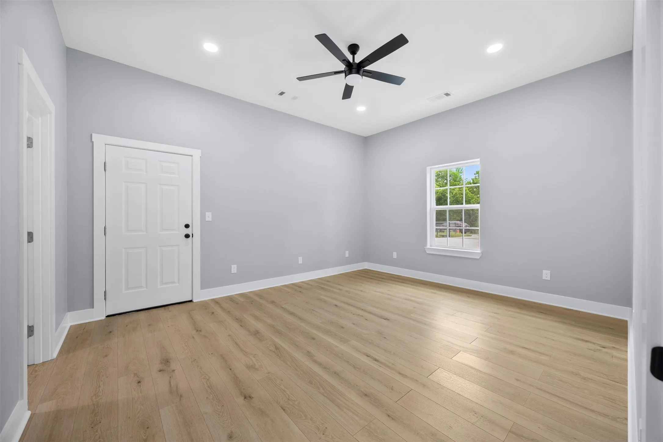 Single Family Residence For Sale in Ellis County , 141 Brazier Road, Ennis, Texas 75119, 3 Bedroom, 2 Bathroom, 2 Garage spaces, 1,543 Sqft, built in 2026, mls#21279145, Real Estate Agent in Ennis, Homes For Sale in Ellis county, Homes For Sale in Ennis, Realtor in Ennis Texas, Real Estate Brokerage Independent Realty Texas, Luminita Cordes Realtor