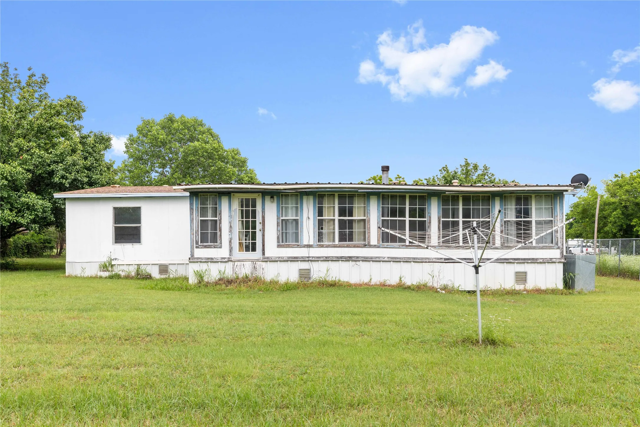 Single Family Residence For Sale in Brown County , 210 7th Street, Blanket, Texas 76432, 3 Bedroom, 2 Bathroom, Garage spaces, 1,926 Sqft, built in 1998, mls#21275507, Real Estate Agent in Blanket, Homes For Sale in Brown county, Homes For Sale in Blanket, Realtor in Blanket Texas, Real Estate Brokerage Independent Realty Texas, Luminita Cordes Realtor