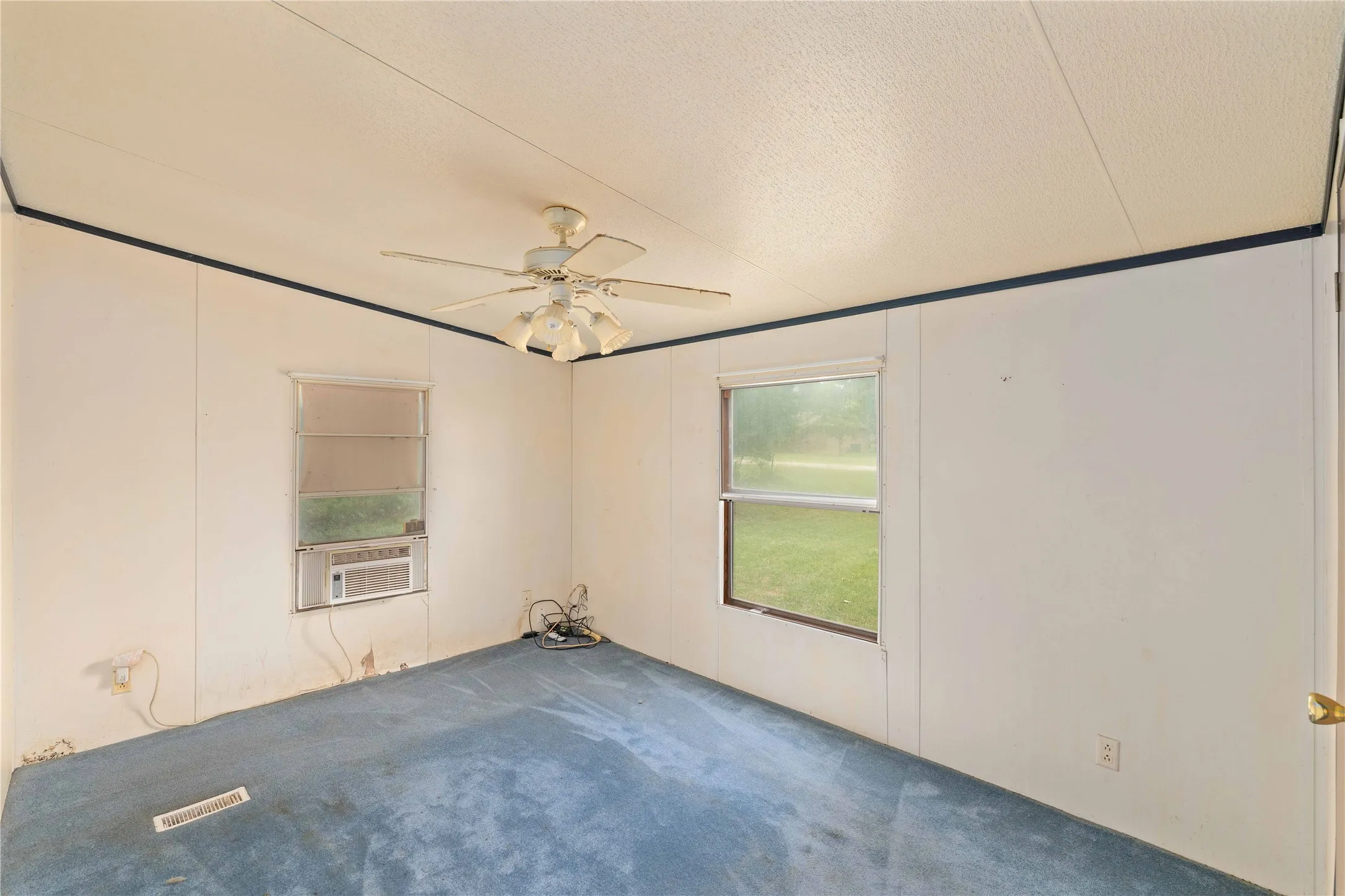 Single Family Residence For Sale in Brown County , 210 7th Street, Blanket, Texas 76432, 3 Bedroom, 2 Bathroom, Garage spaces, 1,926 Sqft, built in 1998, mls#21275507, Real Estate Agent in Blanket, Homes For Sale in Brown county, Homes For Sale in Blanket, Realtor in Blanket Texas, Real Estate Brokerage Independent Realty Texas, Luminita Cordes Realtor