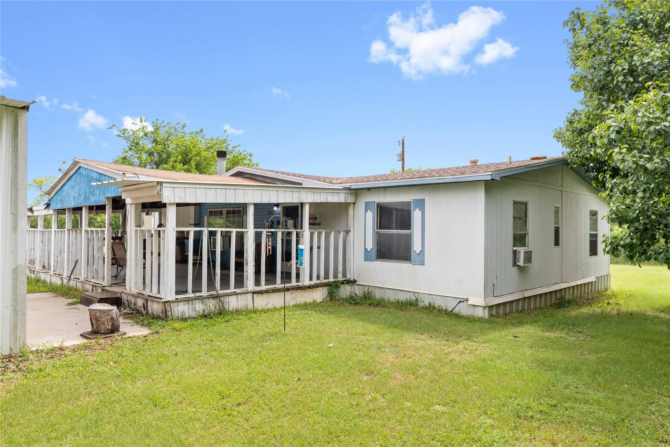 Single Family Residence For Sale in Brown County , 210 7th Street, Blanket, Texas 76432, 3 Bedroom, 2 Bathroom, Garage spaces, 1,926 Sqft, built in 1998, mls#21275507, Real Estate Agent in Blanket, Homes For Sale in Brown county, Homes For Sale in Blanket, Realtor in Blanket Texas, Real Estate Brokerage Independent Realty Texas, Luminita Cordes Realtor