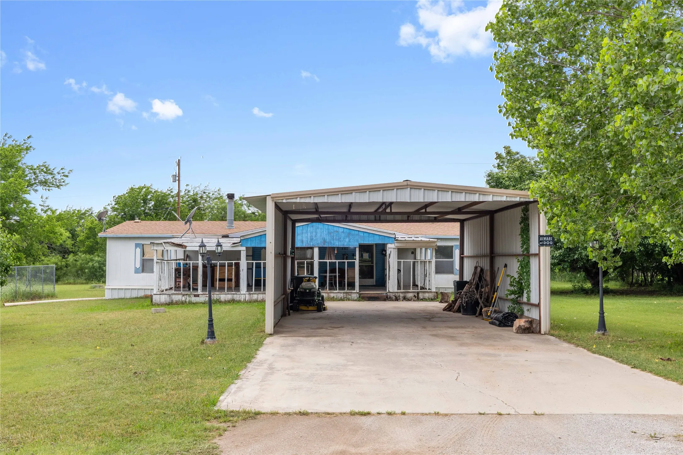 Single Family Residence For Sale in Brown County , 210 7th Street, Blanket, Texas 76432, 3 Bedroom, 2 Bathroom, Garage spaces, 1,926 Sqft, built in 1998, mls#21275507, Real Estate Agent in Blanket, Homes For Sale in Brown county, Homes For Sale in Blanket, Realtor in Blanket Texas, Real Estate Brokerage Independent Realty Texas, Luminita Cordes Realtor