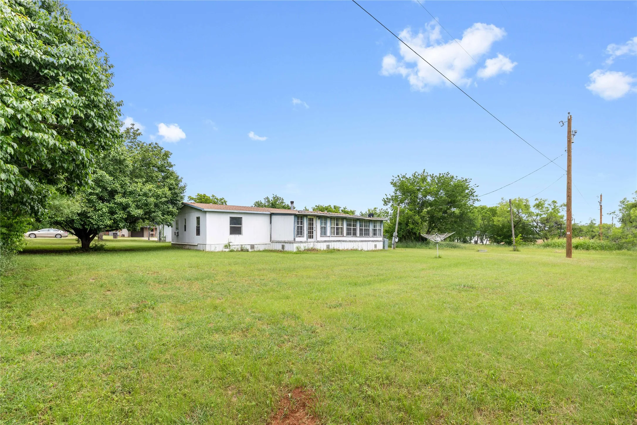 Single Family Residence For Sale in Brown County , 210 7th Street, Blanket, Texas 76432, 3 Bedroom, 2 Bathroom, Garage spaces, 1,926 Sqft, built in 1998, mls#21275507, Real Estate Agent in Blanket, Homes For Sale in Brown county, Homes For Sale in Blanket, Realtor in Blanket Texas, Real Estate Brokerage Independent Realty Texas, Luminita Cordes Realtor