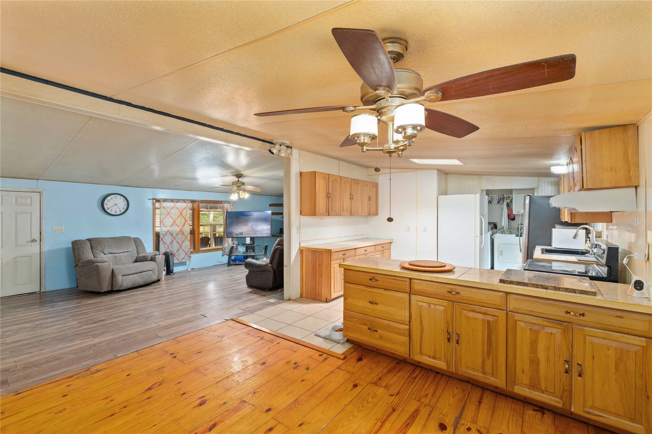 Single Family Residence For Sale in Brown County , 210 7th Street, Blanket, Texas 76432, 3 Bedroom, 2 Bathroom, Garage spaces, 1,926 Sqft, built in 1998, mls#21275507, Real Estate Agent in Blanket, Homes For Sale in Brown county, Homes For Sale in Blanket, Realtor in Blanket Texas, Real Estate Brokerage Independent Realty Texas, Luminita Cordes Realtor