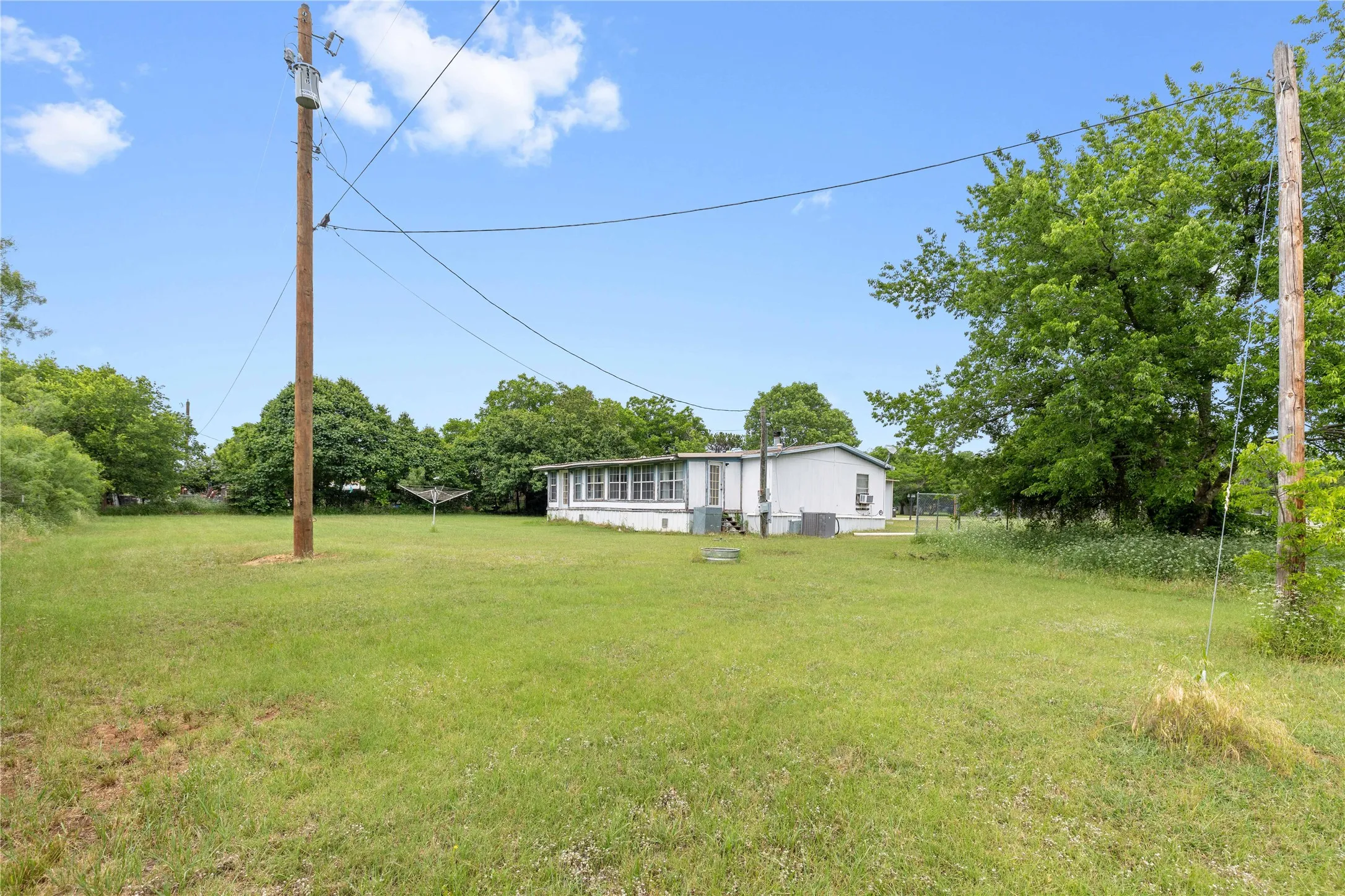 Single Family Residence For Sale in Brown County , 210 7th Street, Blanket, Texas 76432, 3 Bedroom, 2 Bathroom, Garage spaces, 1,926 Sqft, built in 1998, mls#21275507, Real Estate Agent in Blanket, Homes For Sale in Brown county, Homes For Sale in Blanket, Realtor in Blanket Texas, Real Estate Brokerage Independent Realty Texas, Luminita Cordes Realtor
