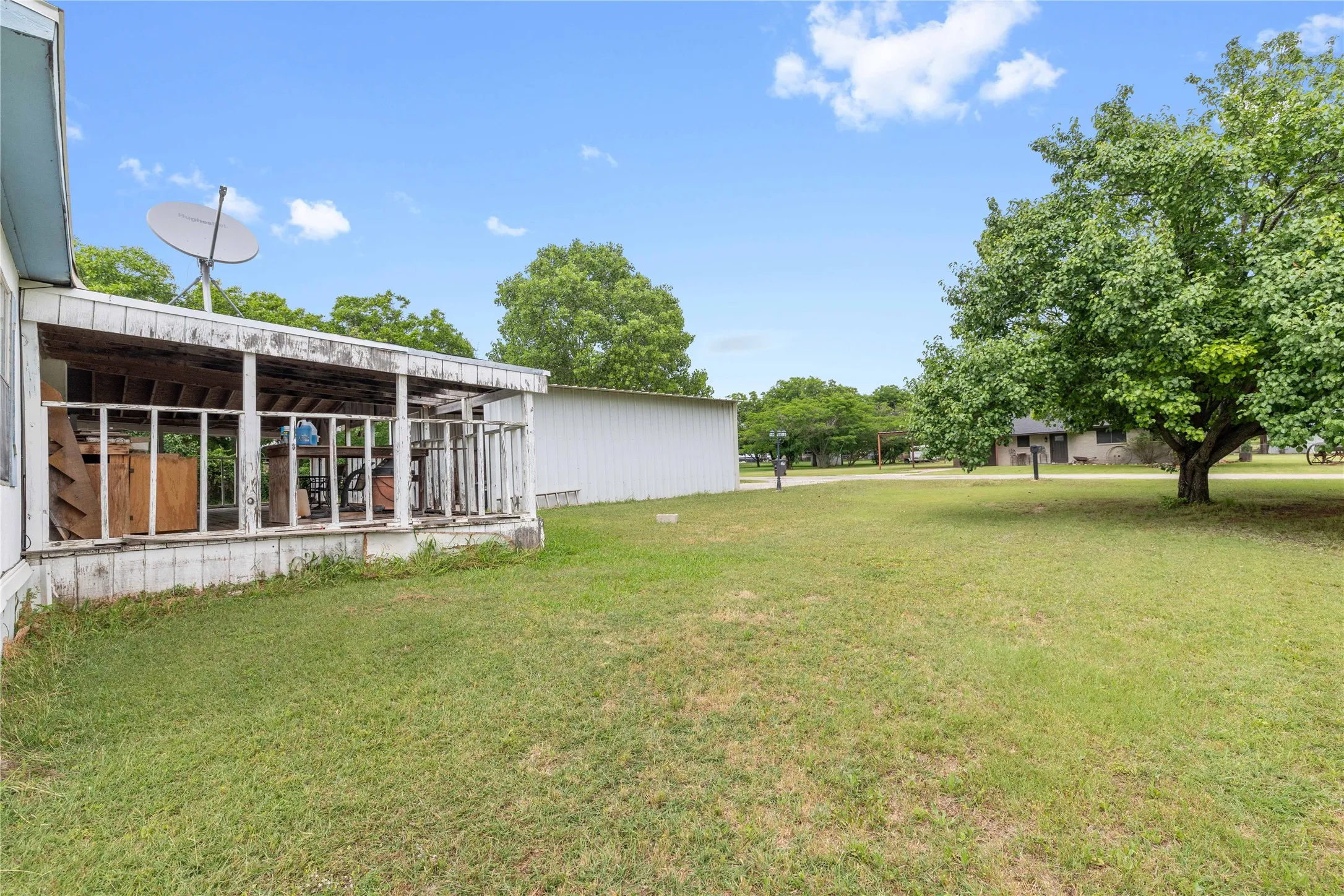 Single Family Residence For Sale in Brown County , 210 7th Street, Blanket, Texas 76432, 3 Bedroom, 2 Bathroom, Garage spaces, 1,926 Sqft, built in 1998, mls#21275507, Real Estate Agent in Blanket, Homes For Sale in Brown county, Homes For Sale in Blanket, Realtor in Blanket Texas, Real Estate Brokerage Independent Realty Texas, Luminita Cordes Realtor