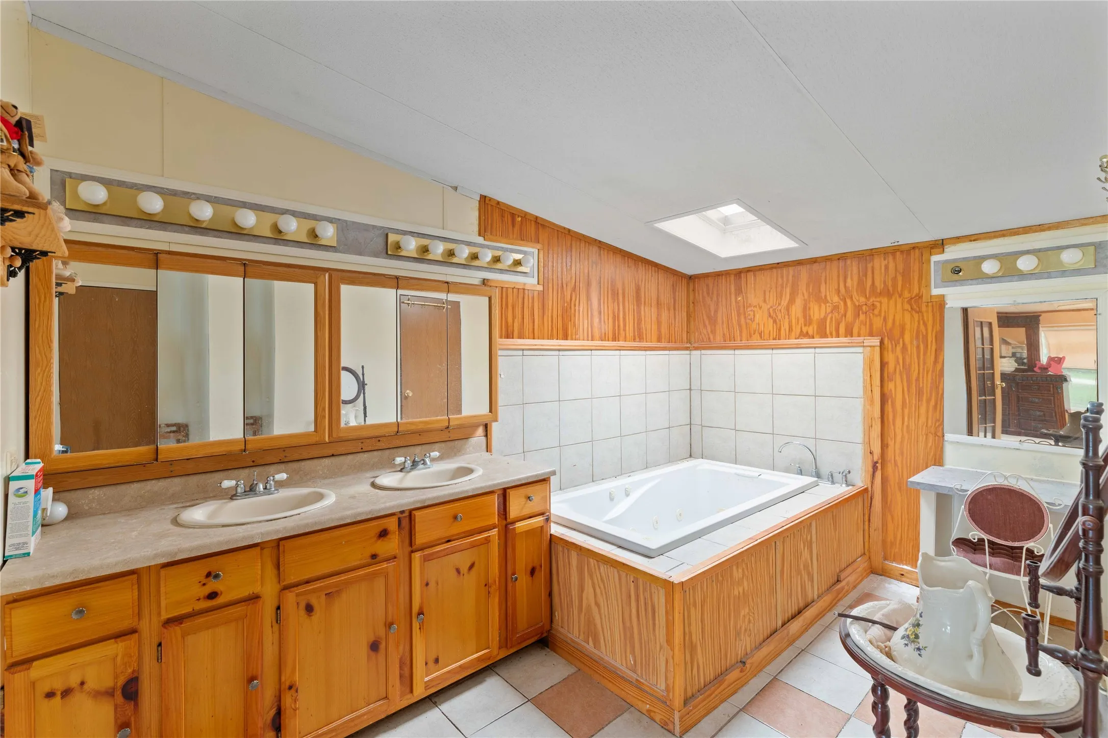Single Family Residence For Sale in Brown County , 210 7th Street, Blanket, Texas 76432, 3 Bedroom, 2 Bathroom, Garage spaces, 1,926 Sqft, built in 1998, mls#21275507, Real Estate Agent in Blanket, Homes For Sale in Brown county, Homes For Sale in Blanket, Realtor in Blanket Texas, Real Estate Brokerage Independent Realty Texas, Luminita Cordes Realtor