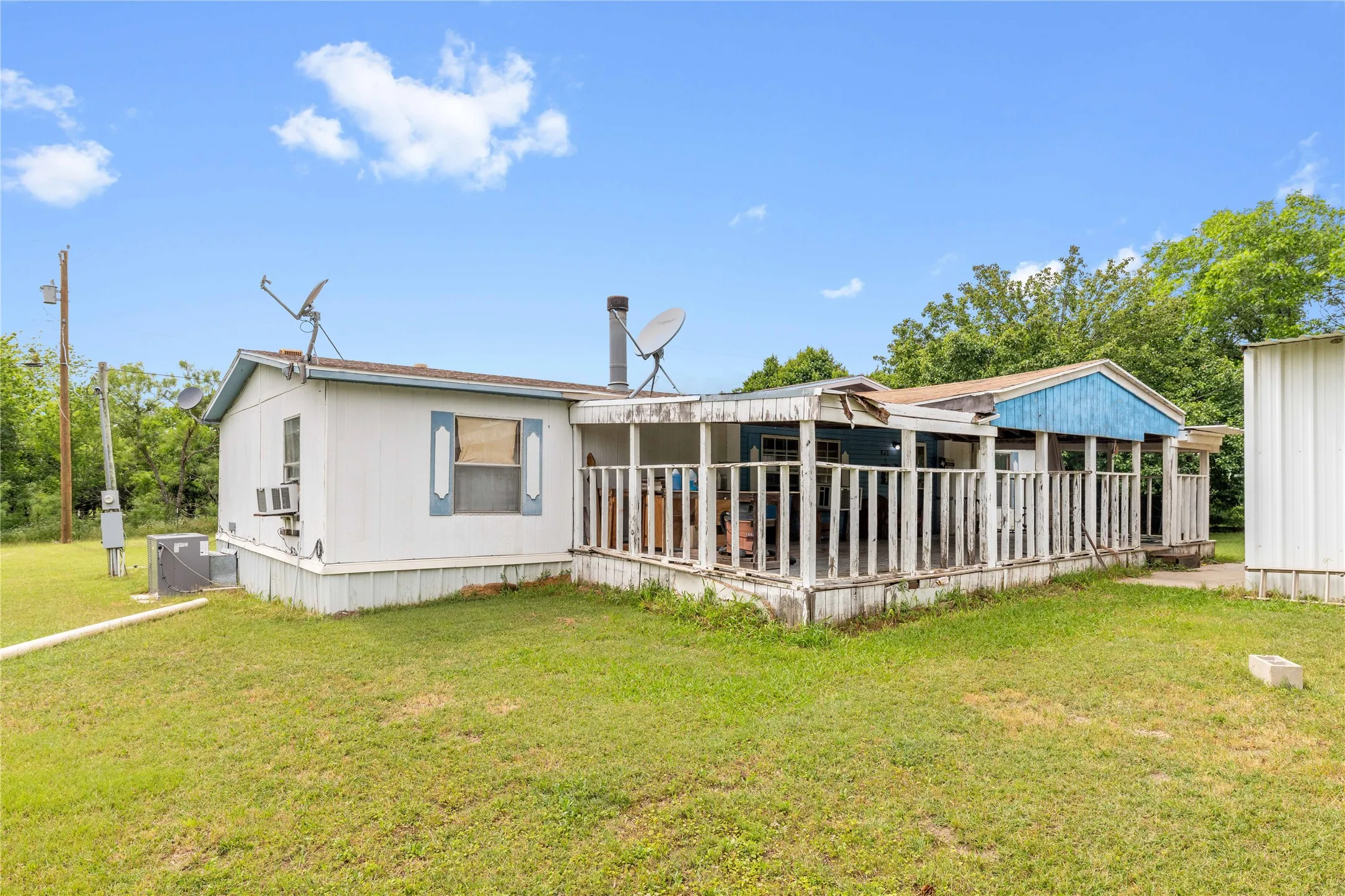 Single Family Residence For Sale in Brown County , 210 7th Street, Blanket, Texas 76432, 3 Bedroom, 2 Bathroom, Garage spaces, 1,926 Sqft, built in 1998, mls#21275507, Real Estate Agent in Blanket, Homes For Sale in Brown county, Homes For Sale in Blanket, Realtor in Blanket Texas, Real Estate Brokerage Independent Realty Texas, Luminita Cordes Realtor