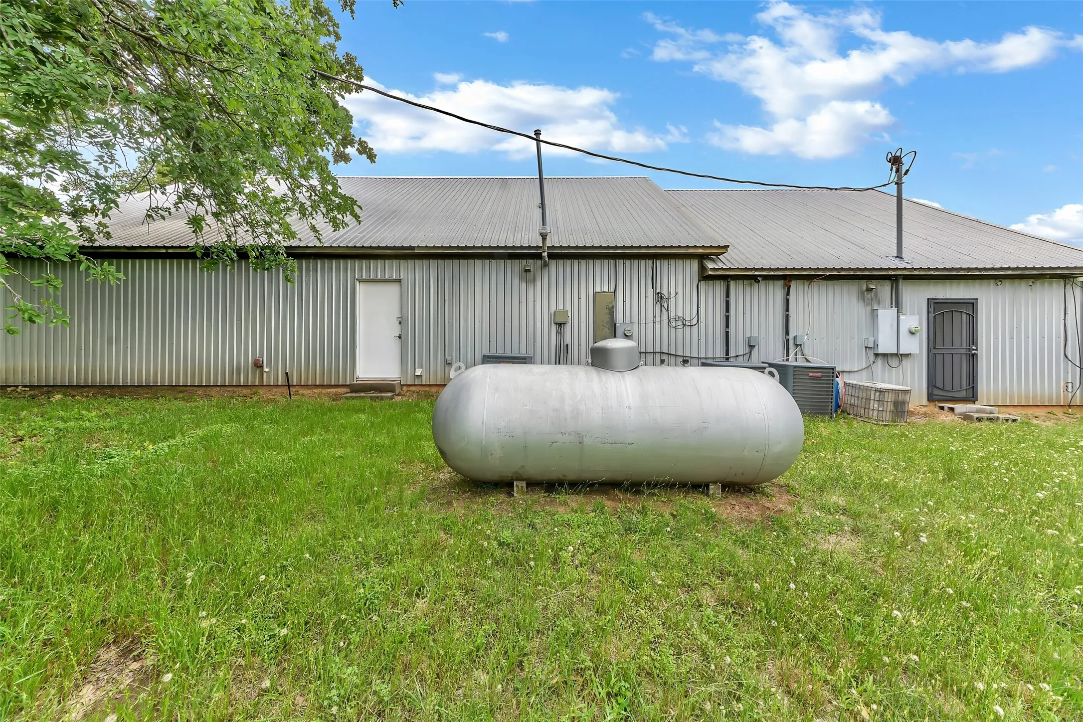Retail For Sale in Parker County , 12258 S Fm 730, Azle, Texas 76020, 0, 0, Garage spaces, 0 Sqft, built in 2001, mls#21279738, Real Estate Agent in Azle, Homes For Sale in Parker county, Homes For Sale in Azle, Realtor in Azle Texas, Real Estate Brokerage Independent Realty Texas, Luminita Cordes Realtor