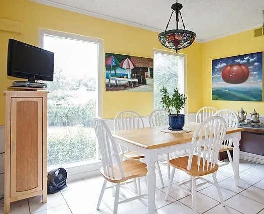 Breakfast room