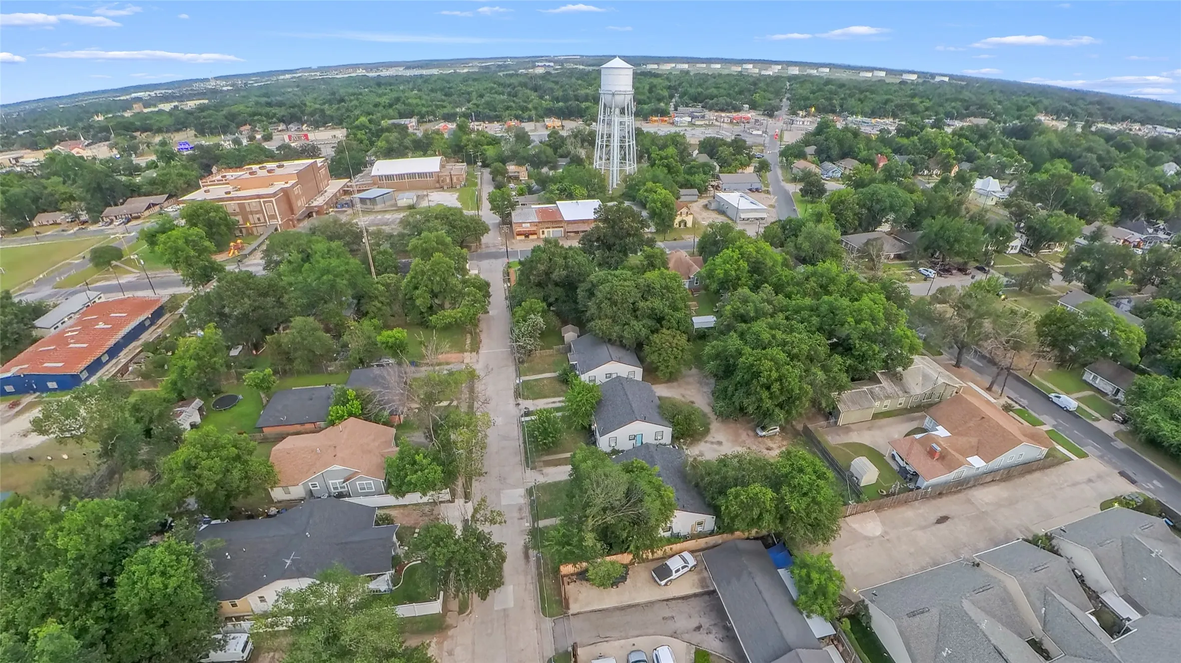 For Sale in Navarro County , 212 N 19th Street, Corsicana, Texas 75110, 12 Bedrooms, 6 Bathrooms, Garage spaces, 0 Sqft, built in 1940, Price $523,000, mls#21279735, Real Estate Agent in Corsicana, Homes For Sale in Navarro county, Homes For Sale in Corsicana, Realtor in Corsicana Texas, Real Estate Brokerage Independent Realty Texas, Luminita Cordes Realtor