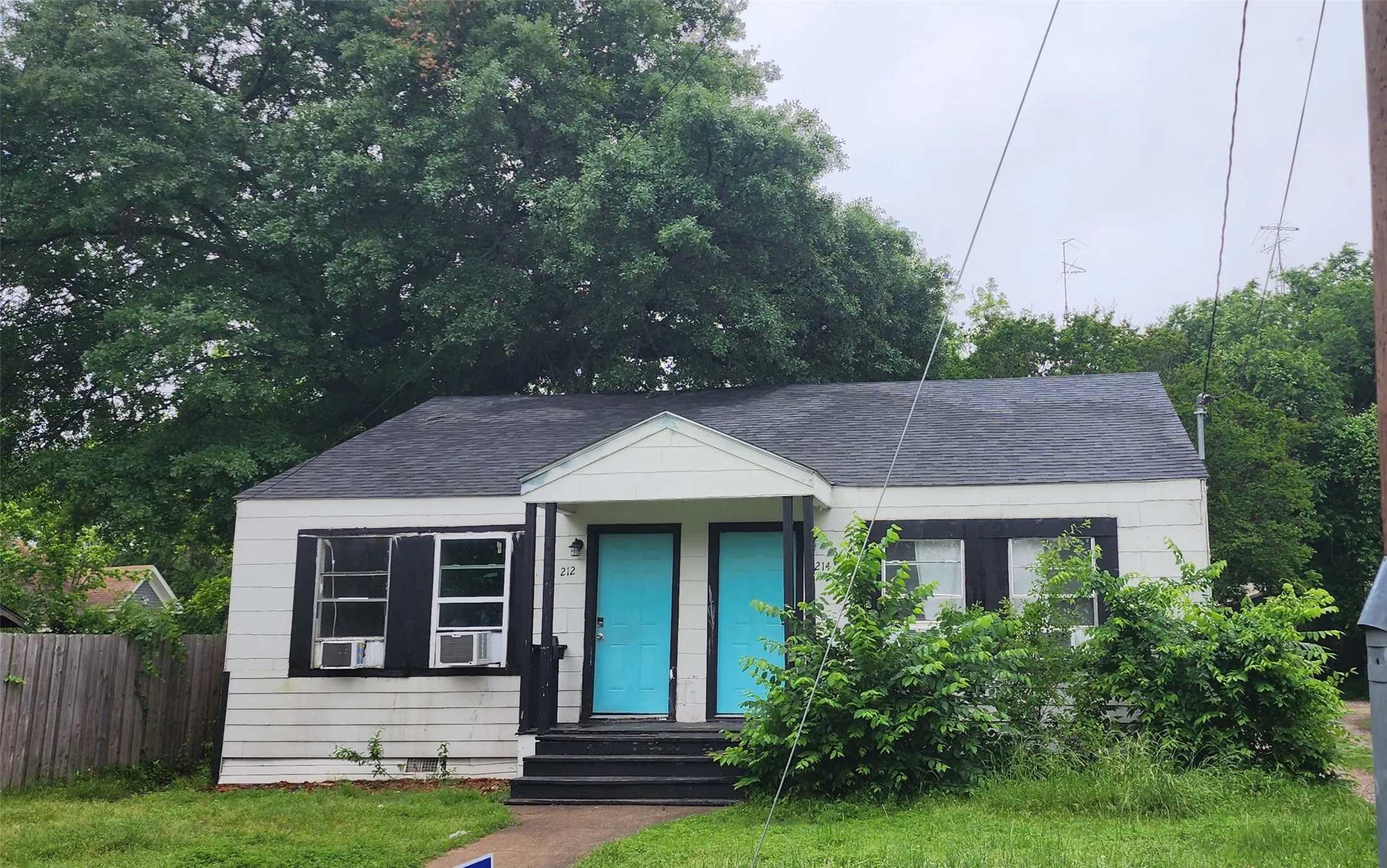 For Sale in Navarro County , 212 N 19th Street, Corsicana, Texas 75110, 12 Bedrooms, 6 Bathrooms, Garage spaces, 0 Sqft, built in 1940, Price $523,000, mls#21279735, Real Estate Agent in Corsicana, Homes For Sale in Navarro county, Homes For Sale in Corsicana, Realtor in Corsicana Texas, Real Estate Brokerage Independent Realty Texas, Luminita Cordes Realtor