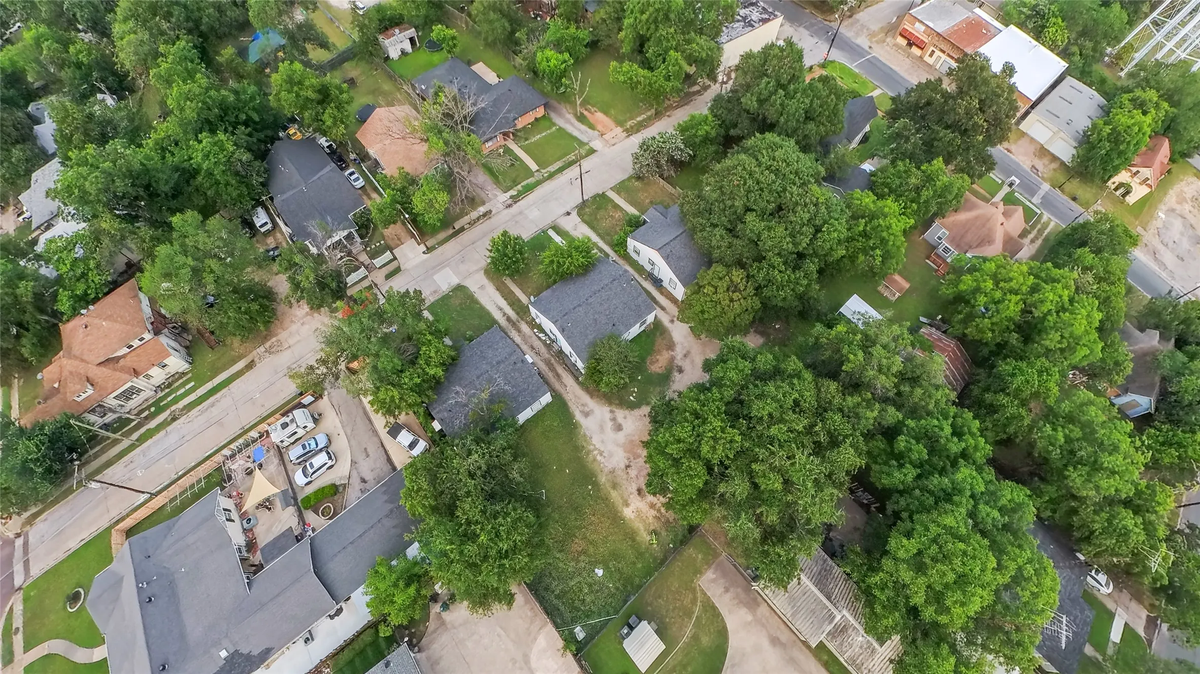For Sale in Navarro County , 212 N 19th Street, Corsicana, Texas 75110, 12 Bedrooms, 6 Bathrooms, Garage spaces, 0 Sqft, built in 1940, Price $523,000, mls#21279735, Real Estate Agent in Corsicana, Homes For Sale in Navarro county, Homes For Sale in Corsicana, Realtor in Corsicana Texas, Real Estate Brokerage Independent Realty Texas, Luminita Cordes Realtor