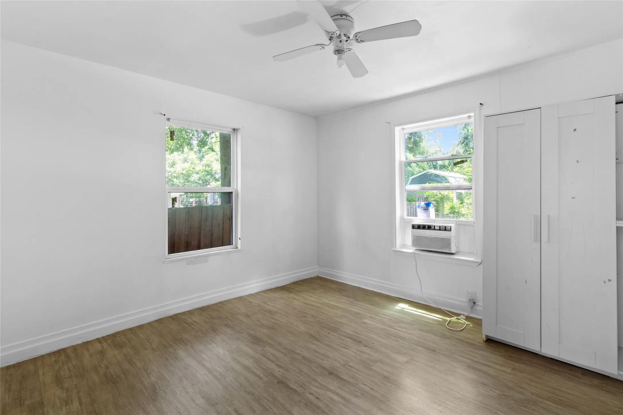 For Sale in Navarro County , 212 N 19th Street, Corsicana, Texas 75110, 12 Bedrooms, 6 Bathrooms, Garage spaces, 0 Sqft, built in 1940, Price $523,000, mls#21279735, Real Estate Agent in Corsicana, Homes For Sale in Navarro county, Homes For Sale in Corsicana, Realtor in Corsicana Texas, Real Estate Brokerage Independent Realty Texas, Luminita Cordes Realtor