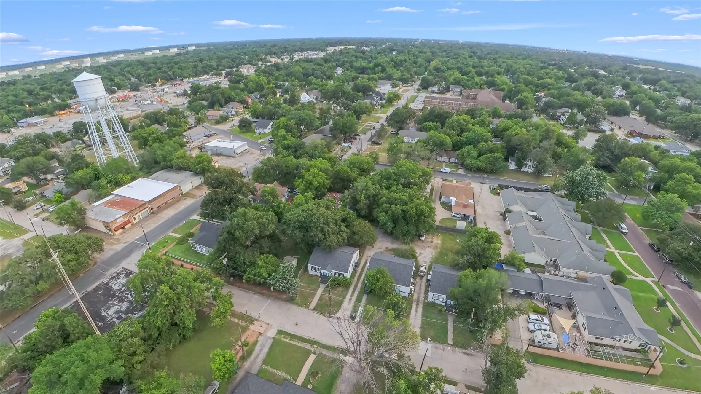 For Sale in Navarro County , 212 N 19th Street, Corsicana, Texas 75110, 12 Bedrooms, 6 Bathrooms, Garage spaces, 0 Sqft, built in 1940, Price $523,000, mls#21279735, Real Estate Agent in Corsicana, Homes For Sale in Navarro county, Homes For Sale in Corsicana, Realtor in Corsicana Texas, Real Estate Brokerage Independent Realty Texas, Luminita Cordes Realtor