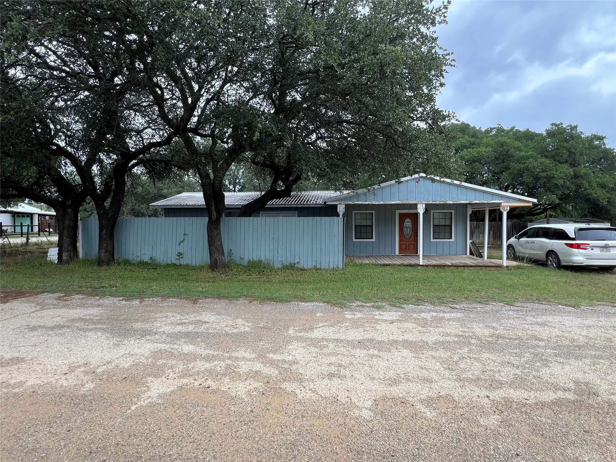 Single Family Residence For Sale in Brown County , 6960 Clifden Drive, Brownwood, Texas 76801, 2 Bedroom, 2 Bathroom, Garage spaces, 1,200 Sqft, built in 1970, mls#21279772, Real Estate Agent in Brownwood, Homes For Sale in Brown county, Homes For Sale in Brownwood, Realtor in Brownwood Texas, Real Estate Brokerage Independent Realty Texas, Luminita Cordes Realtor