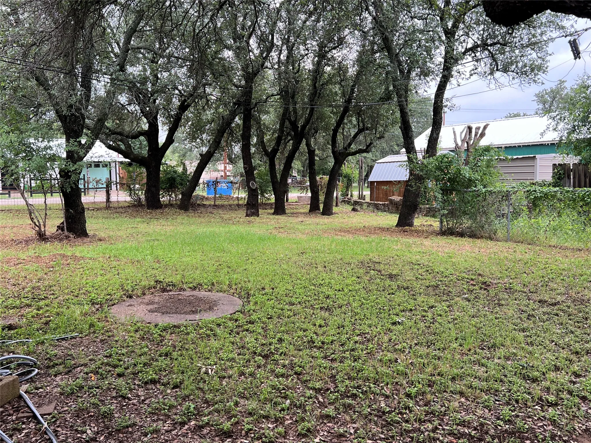 Single Family Residence For Sale in Brown County , 6960 Clifden Drive, Brownwood, Texas 76801, 2 Bedroom, 2 Bathroom, Garage spaces, 1,200 Sqft, built in 1970, mls#21279772, Real Estate Agent in Brownwood, Homes For Sale in Brown county, Homes For Sale in Brownwood, Realtor in Brownwood Texas, Real Estate Brokerage Independent Realty Texas, Luminita Cordes Realtor