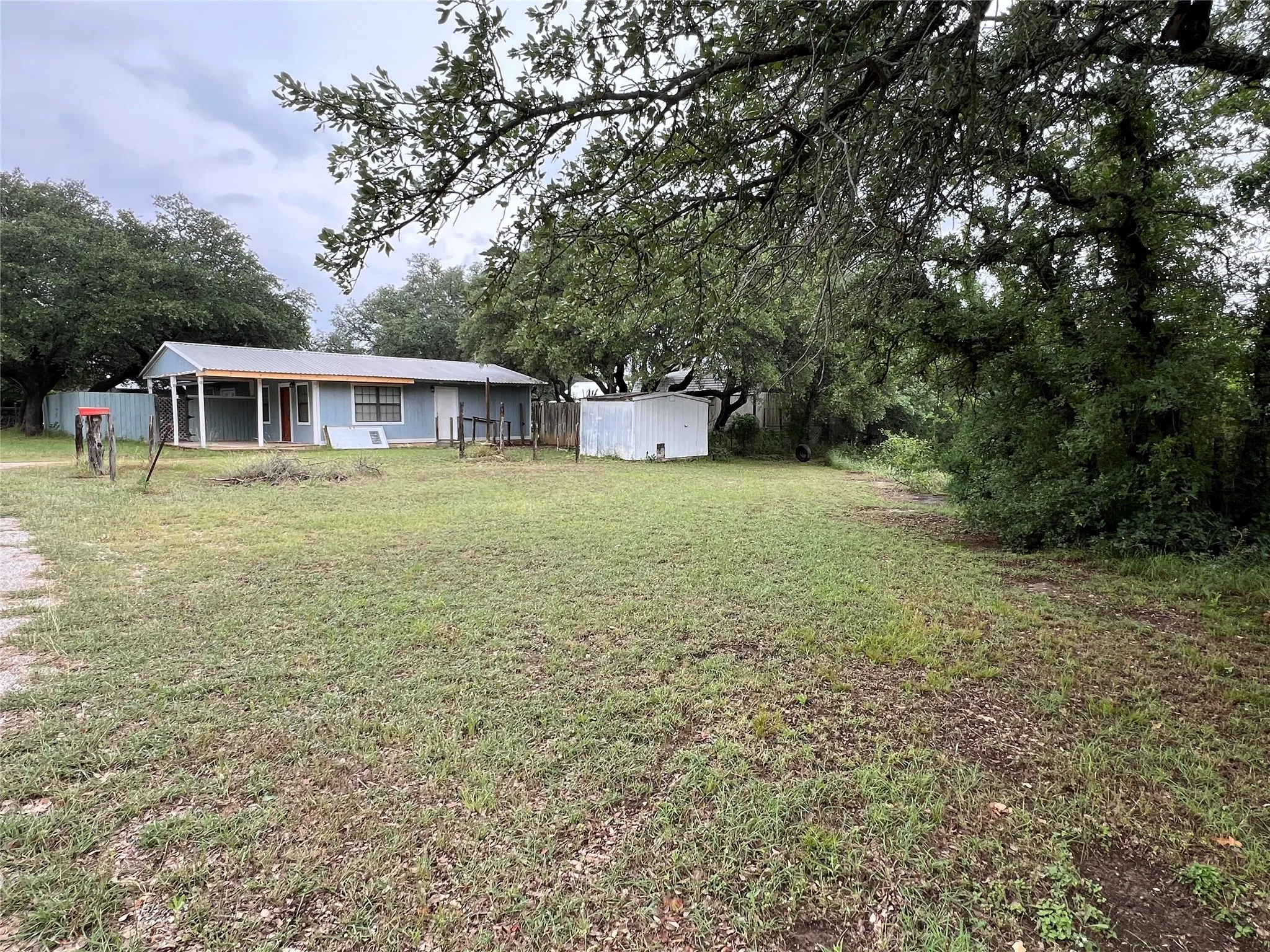Single Family Residence For Sale in Brown County , 6960 Clifden Drive, Brownwood, Texas 76801, 2 Bedroom, 2 Bathroom, Garage spaces, 1,200 Sqft, built in 1970, mls#21279772, Real Estate Agent in Brownwood, Homes For Sale in Brown county, Homes For Sale in Brownwood, Realtor in Brownwood Texas, Real Estate Brokerage Independent Realty Texas, Luminita Cordes Realtor
