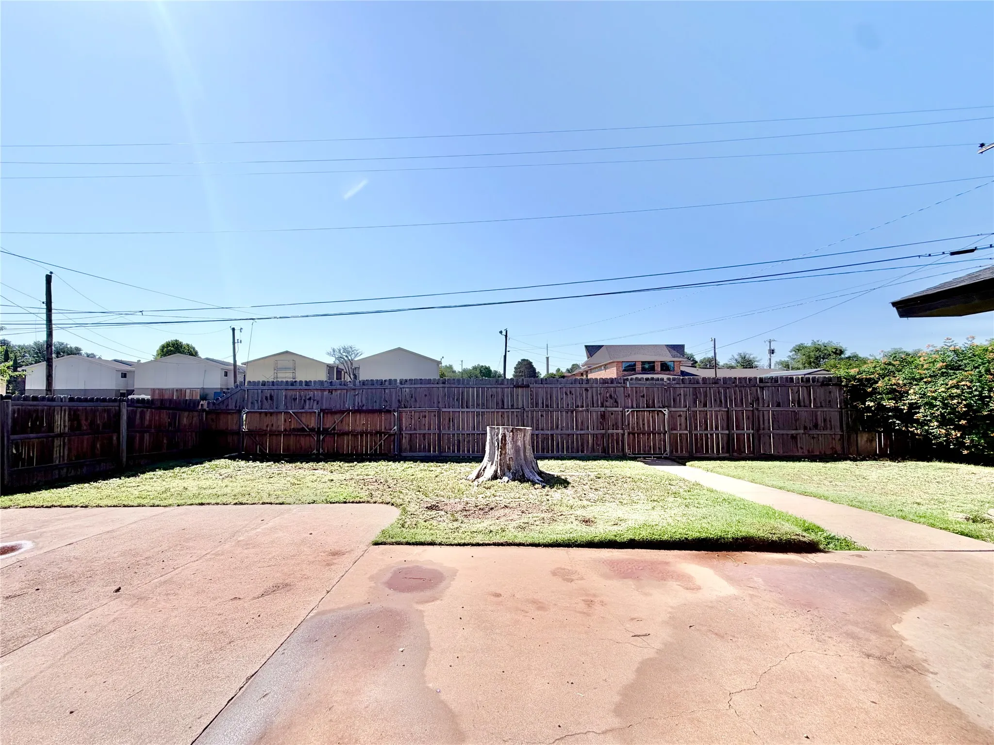 Single Family Residence For Sale in Nolan County , 1400 Sunnyvale Street, Sweetwater, Texas 79556, 4 Bedroom, 2 Bathroom, 2 Garage spaces, 1,870 Sqft, built in 1974, mls#21279047, Real Estate Agent in Sweetwater, Homes For Sale in Nolan county, Homes For Sale in Sweetwater, Realtor in Sweetwater Texas, Real Estate Brokerage Independent Realty Texas, Luminita Cordes Realtor