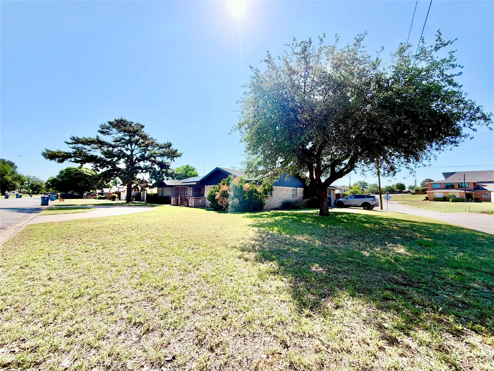 Single Family Residence For Sale in Nolan County , 1400 Sunnyvale Street, Sweetwater, Texas 79556, 4 Bedroom, 2 Bathroom, 2 Garage spaces, 1,870 Sqft, built in 1974, mls#21279047, Real Estate Agent in Sweetwater, Homes For Sale in Nolan county, Homes For Sale in Sweetwater, Realtor in Sweetwater Texas, Real Estate Brokerage Independent Realty Texas, Luminita Cordes Realtor