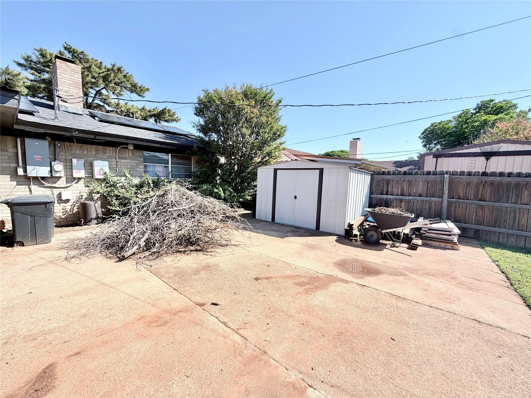 Single Family Residence For Sale in Nolan County , 1400 Sunnyvale Street, Sweetwater, Texas 79556, 4 Bedroom, 2 Bathroom, 2 Garage spaces, 1,870 Sqft, built in 1974, mls#21279047, Real Estate Agent in Sweetwater, Homes For Sale in Nolan county, Homes For Sale in Sweetwater, Realtor in Sweetwater Texas, Real Estate Brokerage Independent Realty Texas, Luminita Cordes Realtor