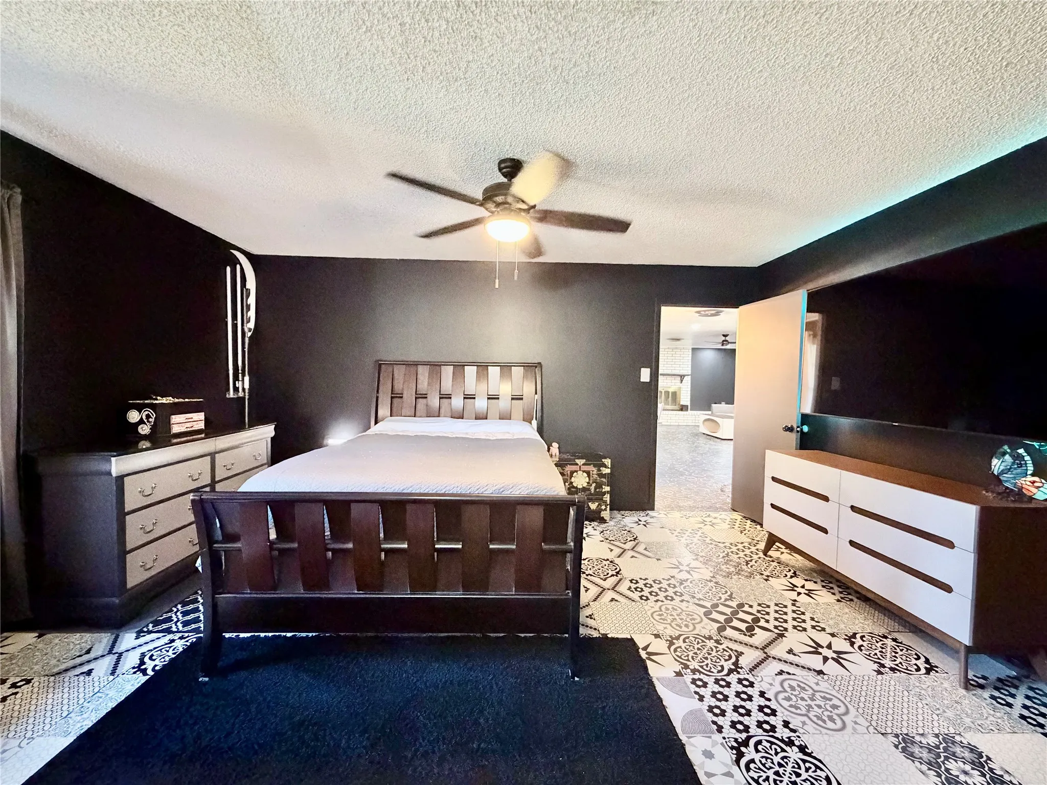 Single Family Residence For Sale in Nolan County , 1400 Sunnyvale Street, Sweetwater, Texas 79556, 4 Bedroom, 2 Bathroom, 2 Garage spaces, 1,870 Sqft, built in 1974, mls#21279047, Real Estate Agent in Sweetwater, Homes For Sale in Nolan county, Homes For Sale in Sweetwater, Realtor in Sweetwater Texas, Real Estate Brokerage Independent Realty Texas, Luminita Cordes Realtor