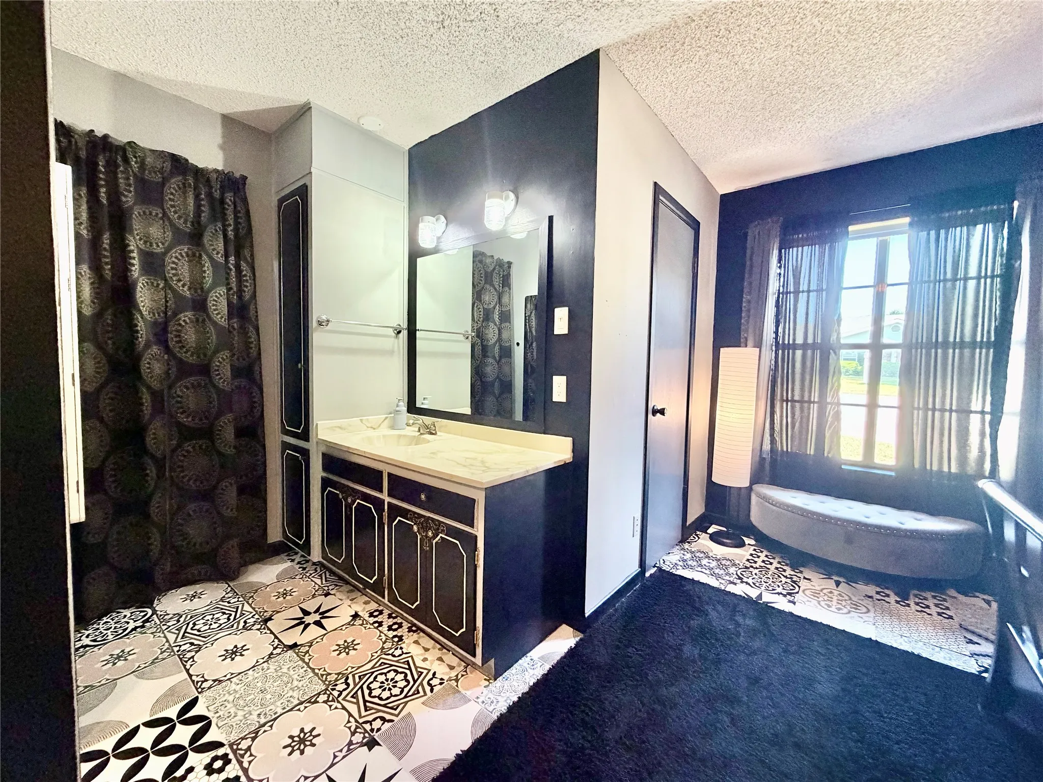 Single Family Residence For Sale in Nolan County , 1400 Sunnyvale Street, Sweetwater, Texas 79556, 4 Bedroom, 2 Bathroom, 2 Garage spaces, 1,870 Sqft, built in 1974, mls#21279047, Real Estate Agent in Sweetwater, Homes For Sale in Nolan county, Homes For Sale in Sweetwater, Realtor in Sweetwater Texas, Real Estate Brokerage Independent Realty Texas, Luminita Cordes Realtor