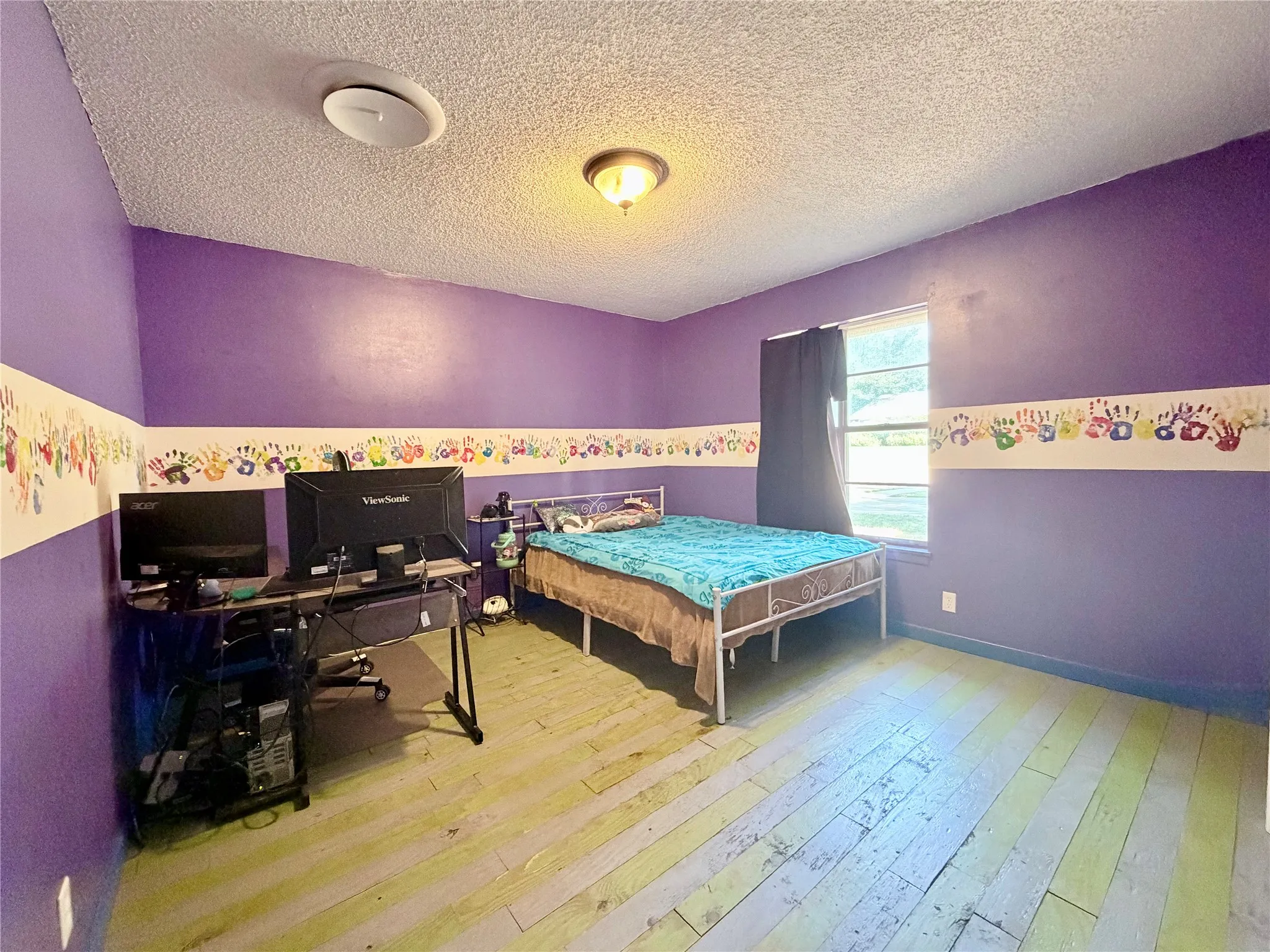 Single Family Residence For Sale in Nolan County , 1400 Sunnyvale Street, Sweetwater, Texas 79556, 4 Bedroom, 2 Bathroom, 2 Garage spaces, 1,870 Sqft, built in 1974, mls#21279047, Real Estate Agent in Sweetwater, Homes For Sale in Nolan county, Homes For Sale in Sweetwater, Realtor in Sweetwater Texas, Real Estate Brokerage Independent Realty Texas, Luminita Cordes Realtor