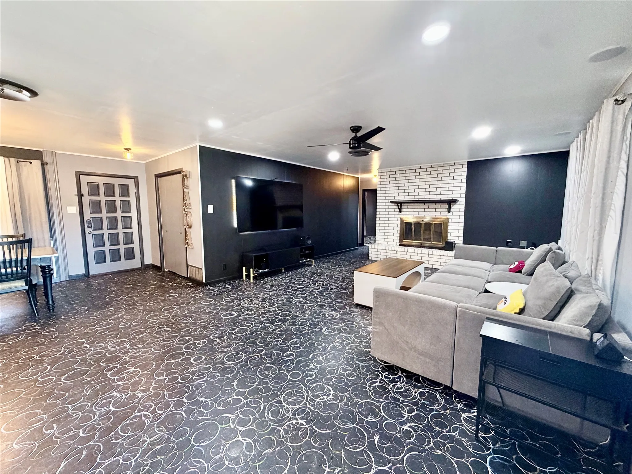 Single Family Residence For Sale in Nolan County , 1400 Sunnyvale Street, Sweetwater, Texas 79556, 4 Bedroom, 2 Bathroom, 2 Garage spaces, 1,870 Sqft, built in 1974, mls#21279047, Real Estate Agent in Sweetwater, Homes For Sale in Nolan county, Homes For Sale in Sweetwater, Realtor in Sweetwater Texas, Real Estate Brokerage Independent Realty Texas, Luminita Cordes Realtor