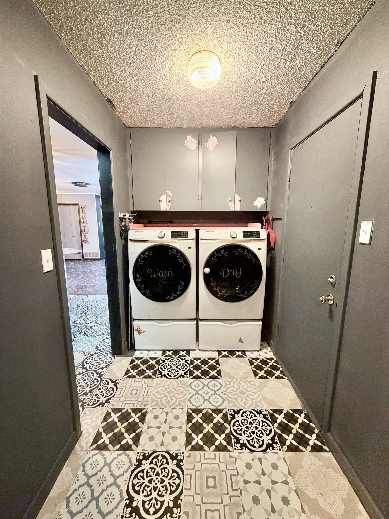 Single Family Residence For Sale in Nolan County , 1400 Sunnyvale Street, Sweetwater, Texas 79556, 4 Bedroom, 2 Bathroom, 2 Garage spaces, 1,870 Sqft, built in 1974, mls#21279047, Real Estate Agent in Sweetwater, Homes For Sale in Nolan county, Homes For Sale in Sweetwater, Realtor in Sweetwater Texas, Real Estate Brokerage Independent Realty Texas, Luminita Cordes Realtor